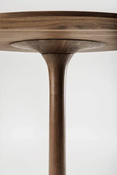 zeitraummoebel-stehtisch-turntablehigh-massivholz-05-455x680