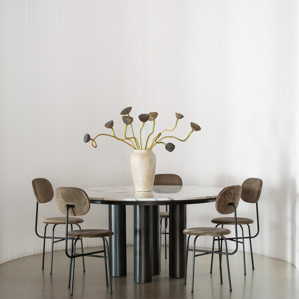 audo-afteroom-plus-chair-zoom