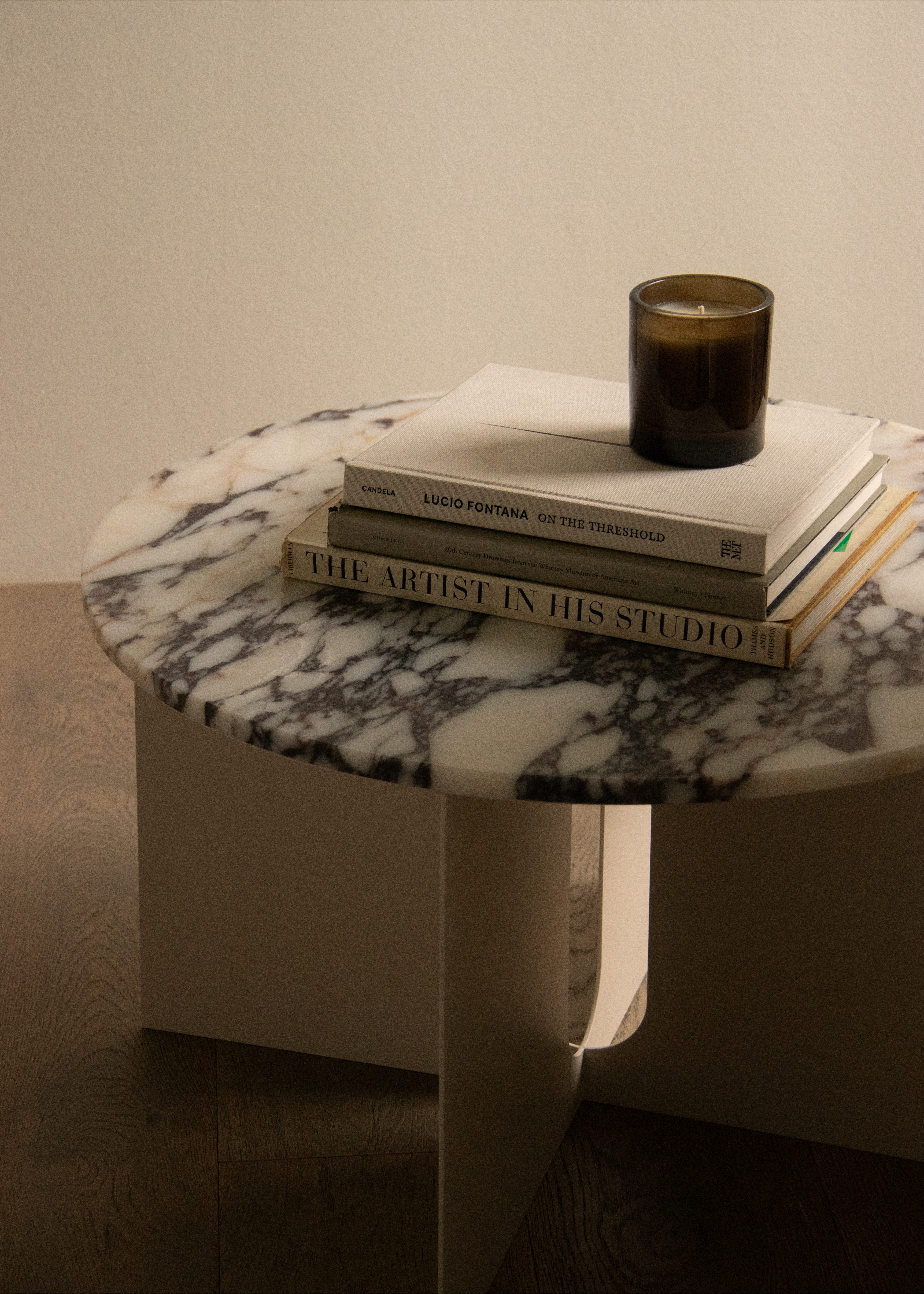 audo-androgyne-side-table-calacatta-2