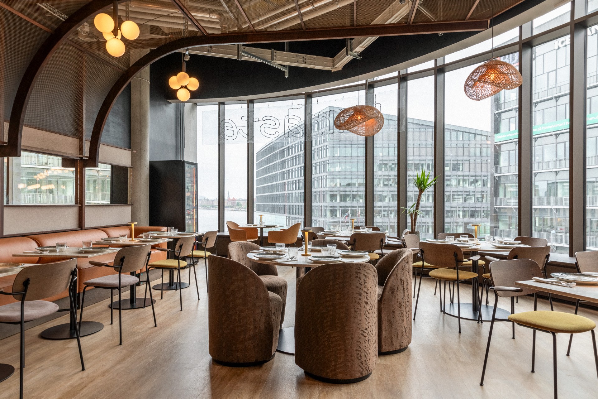 audo-co-side-tearoomclub-eave-harbourtable-project