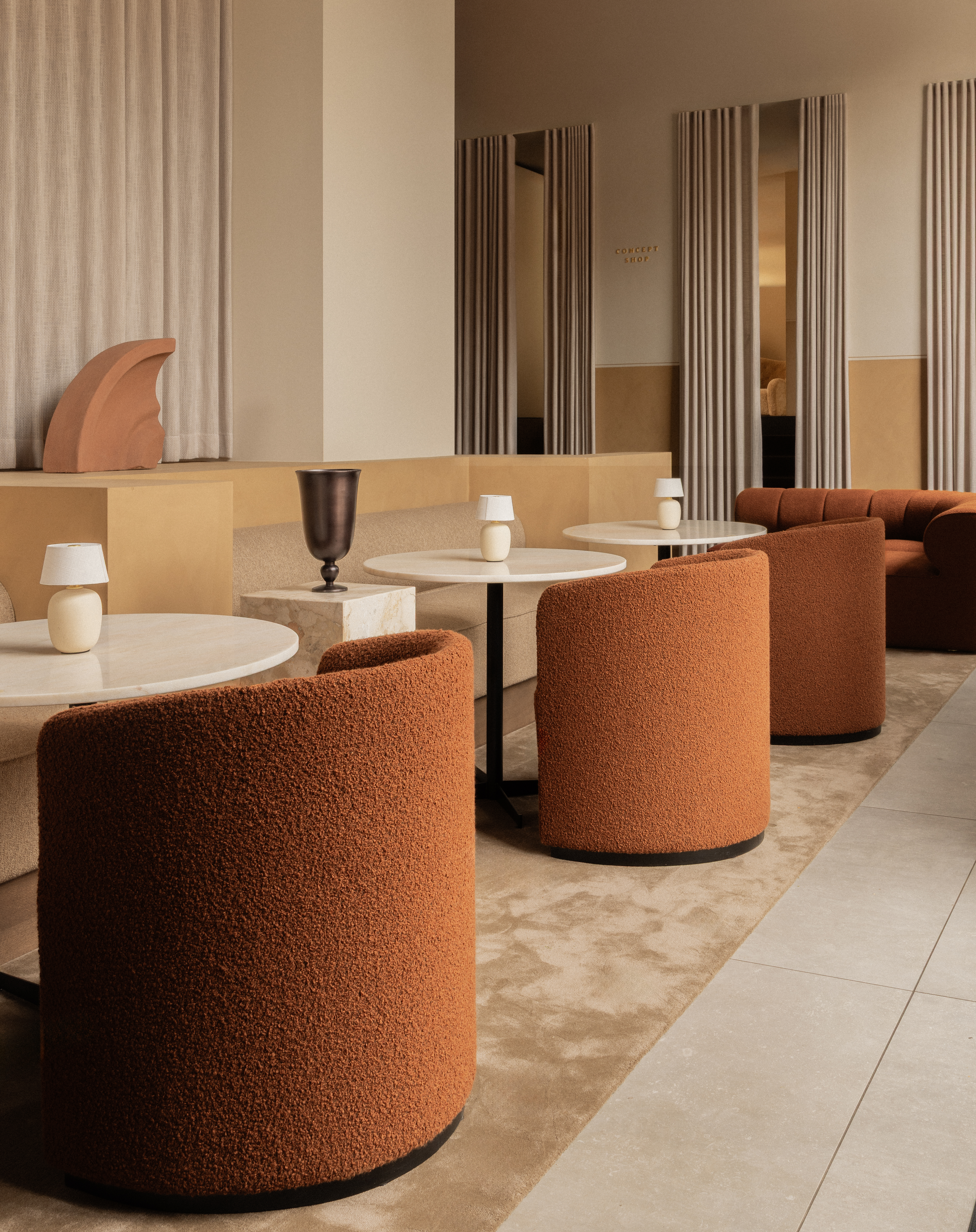 audo-nook-dining-table-tearoom-club-chair-eave-seamline-torso-pavot-1-1768787707