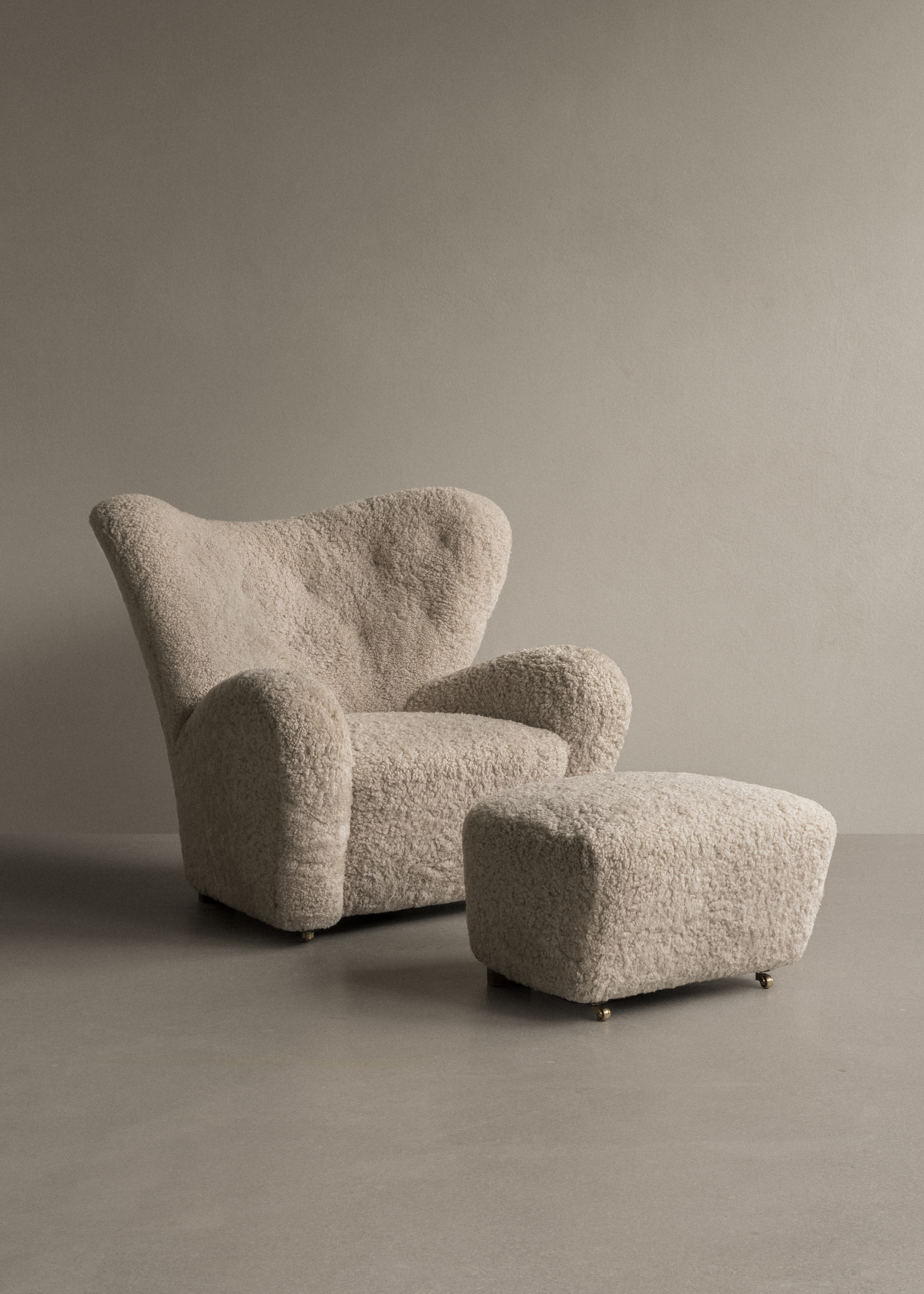 audo-tired-man-ottoman-34