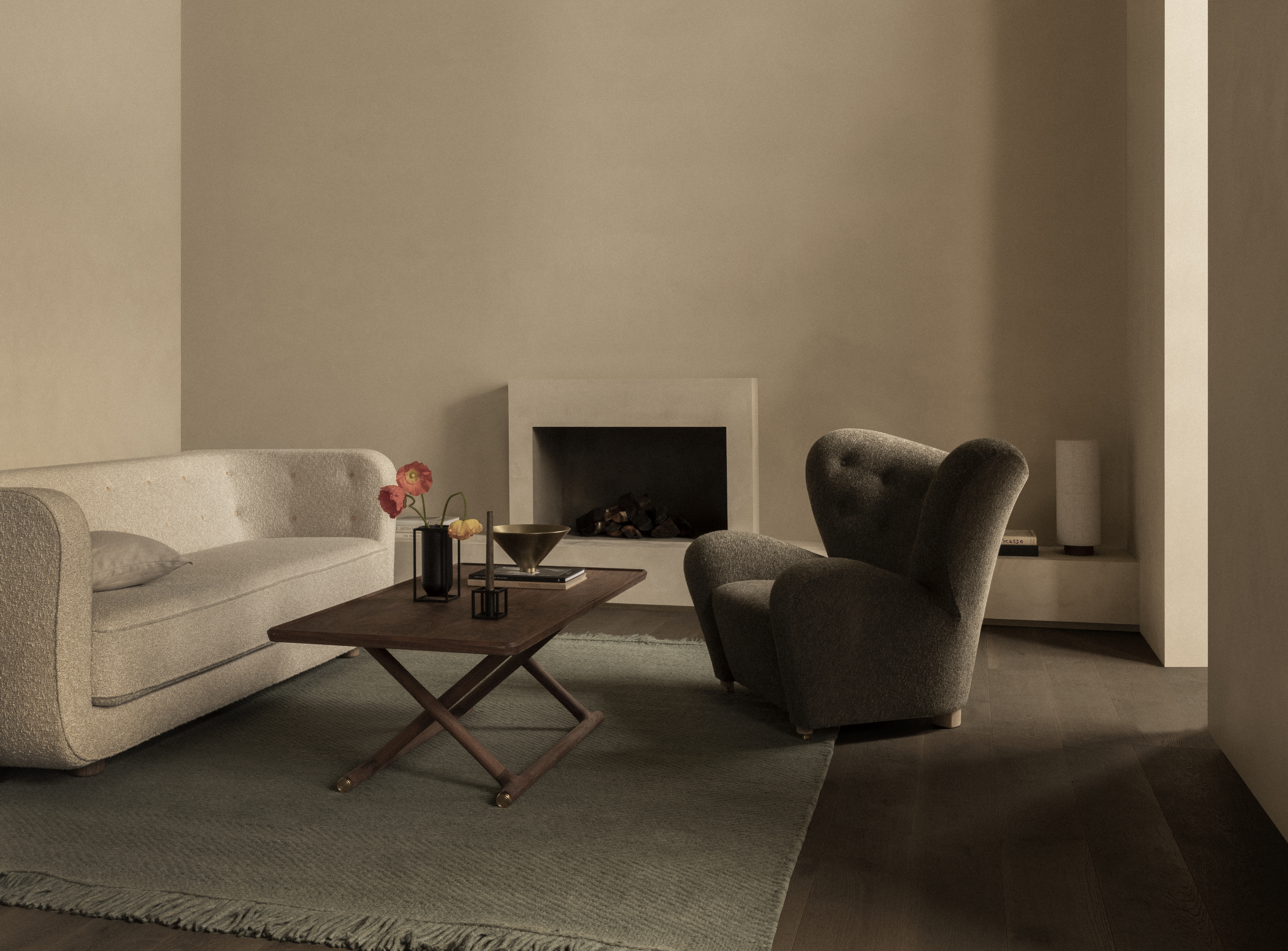 audo-vilhelm-sofa-jager-lounge-table-kubus-1-tired-man-textile-kubus-vase-lolo-tabler-bowl