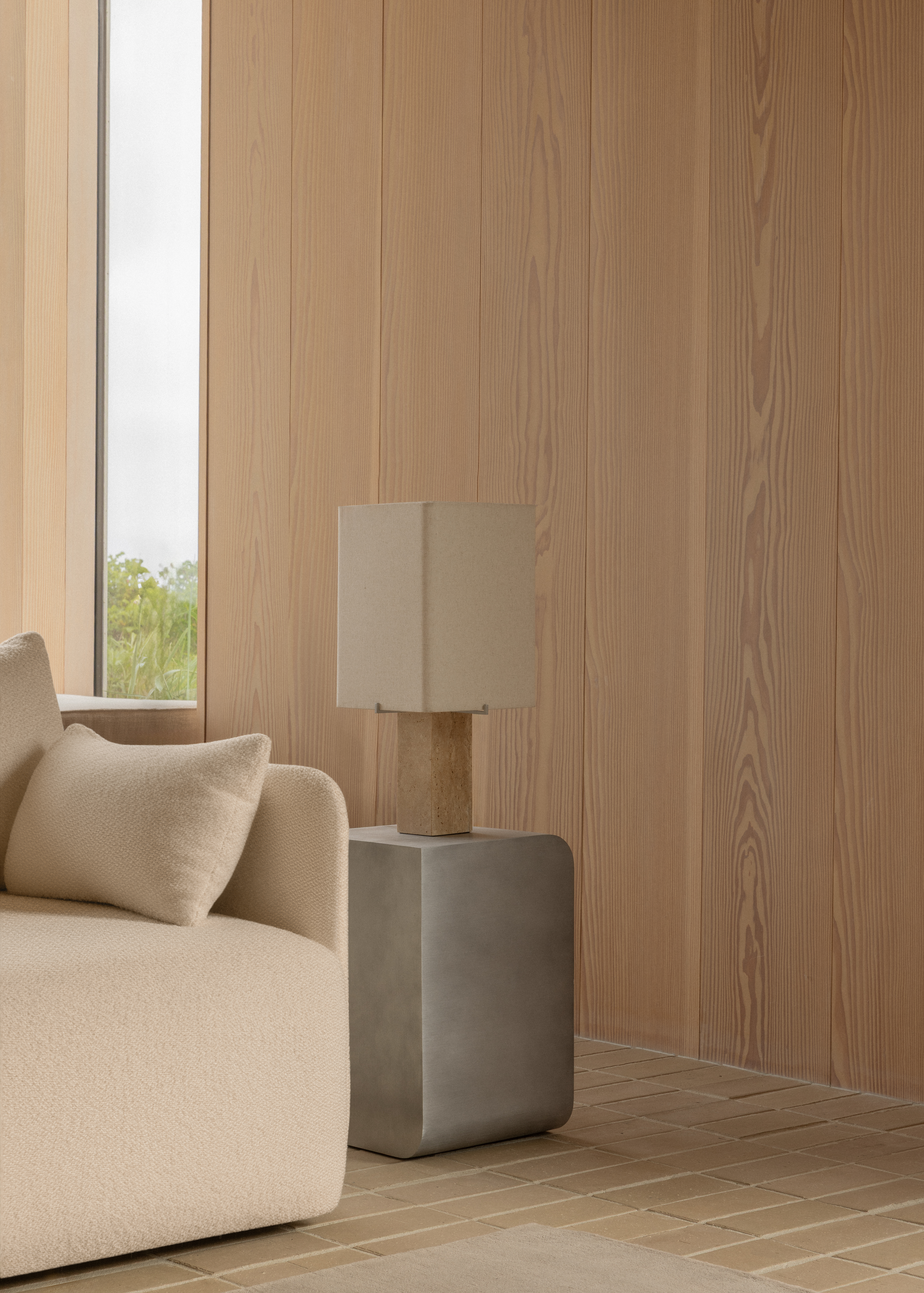 audo-volume-side-table-nonna-table-lamp-1