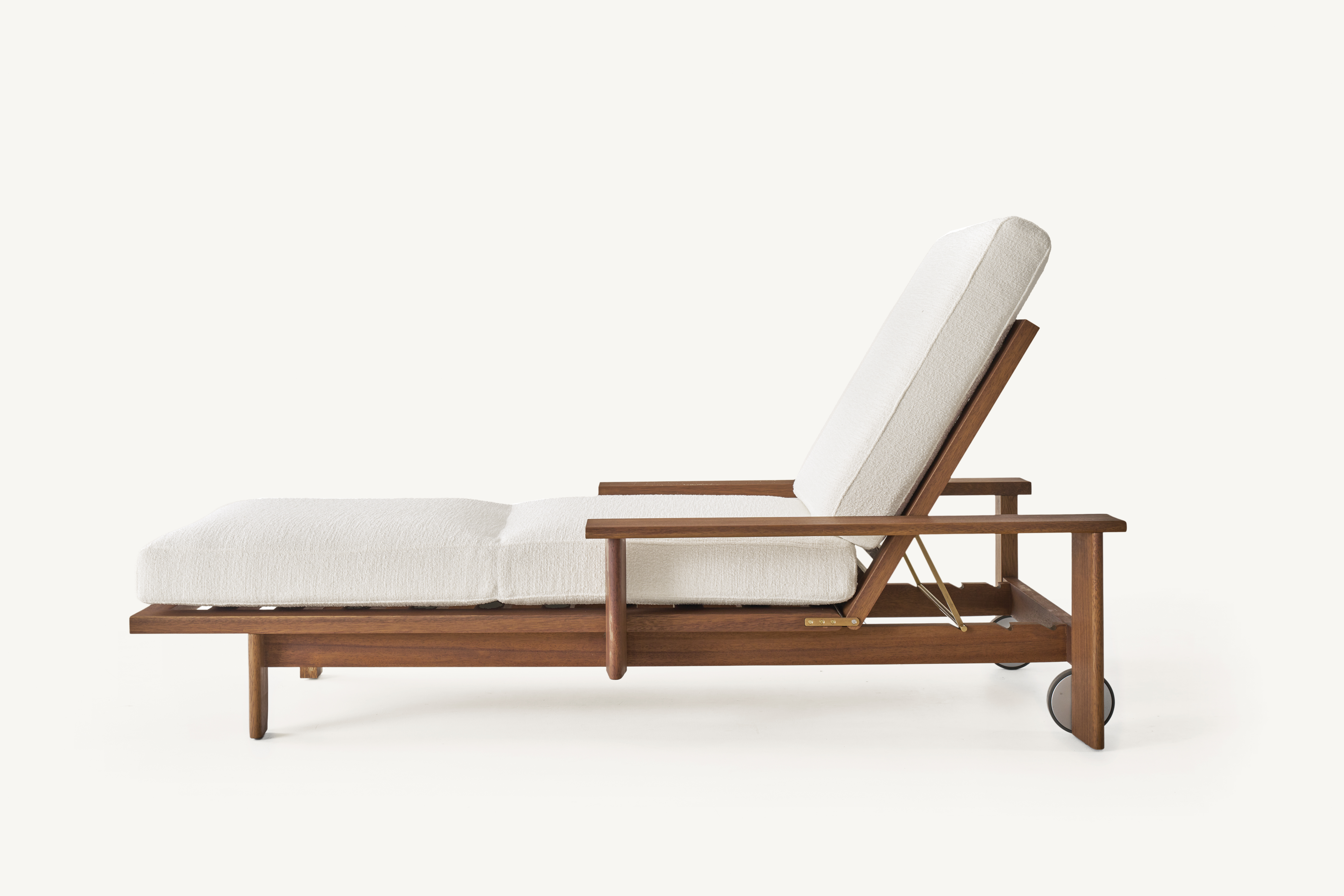 bassamfellows-cb-495-i-na-854000-rail-sun-lounger-view-1