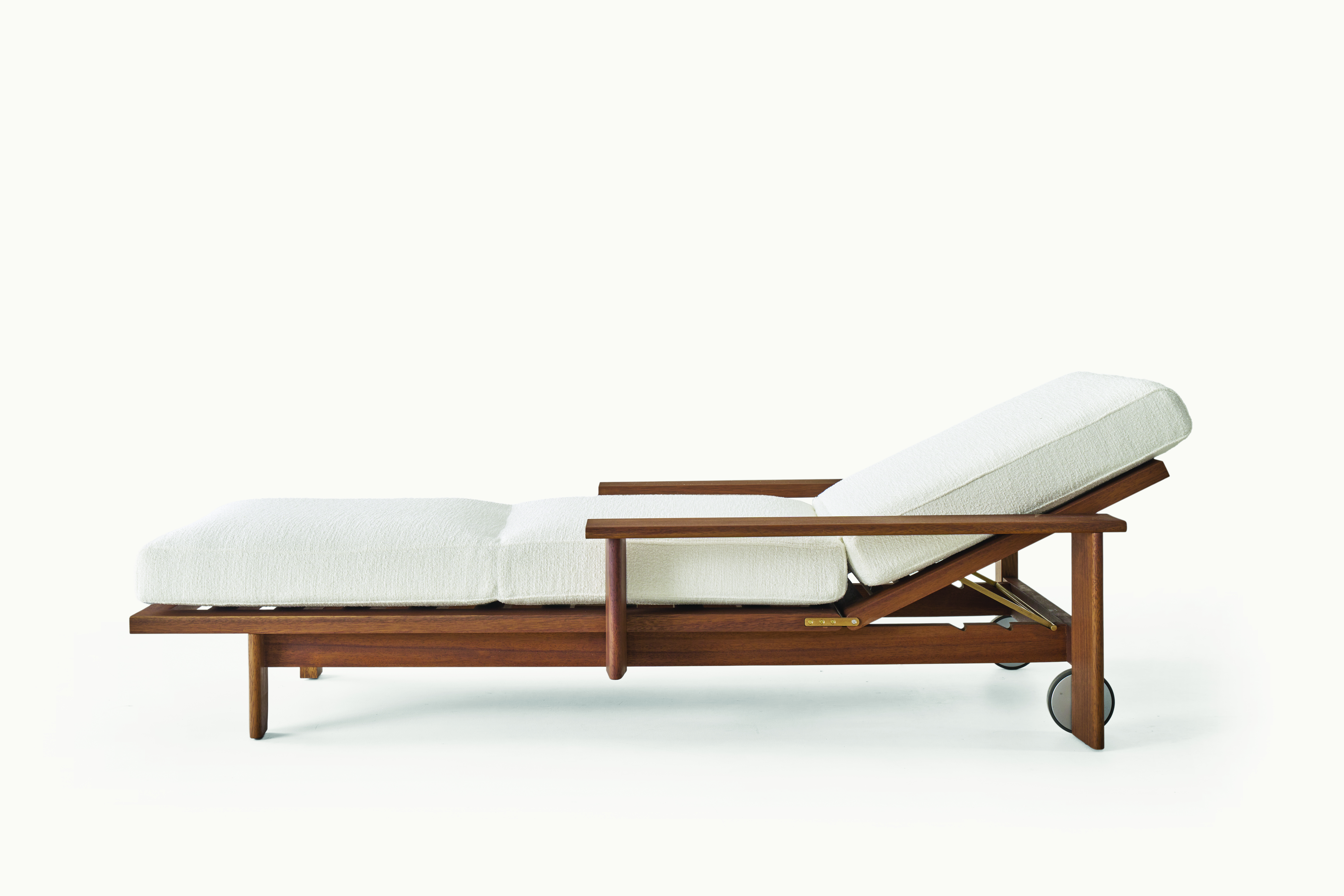 bassamfellows-cb-495-i-na-854000-rail-sun-lounger-view-3