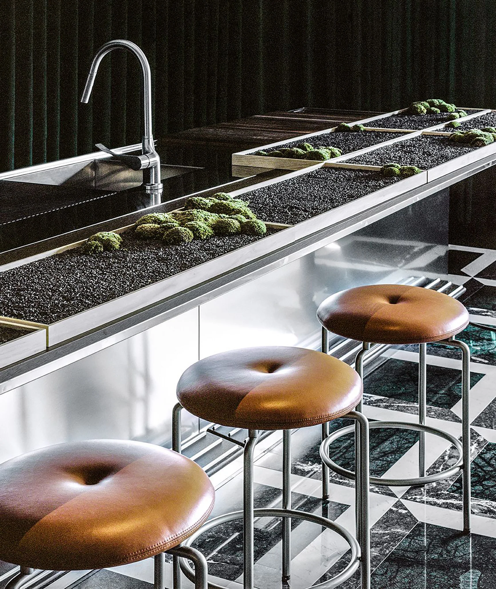 bf-petal-circular-stool-14