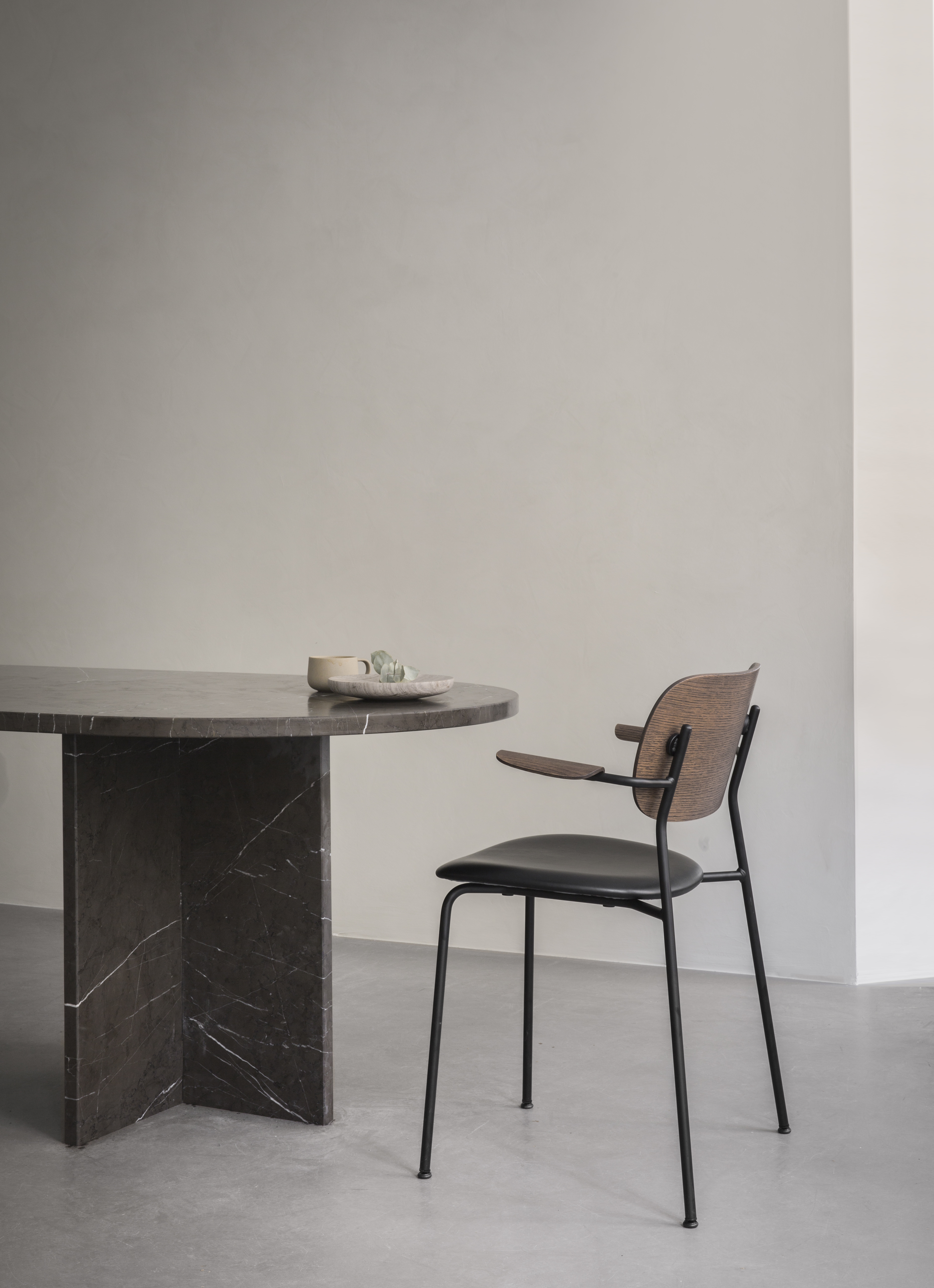 co-chair-smoked-oak-dakar-0842