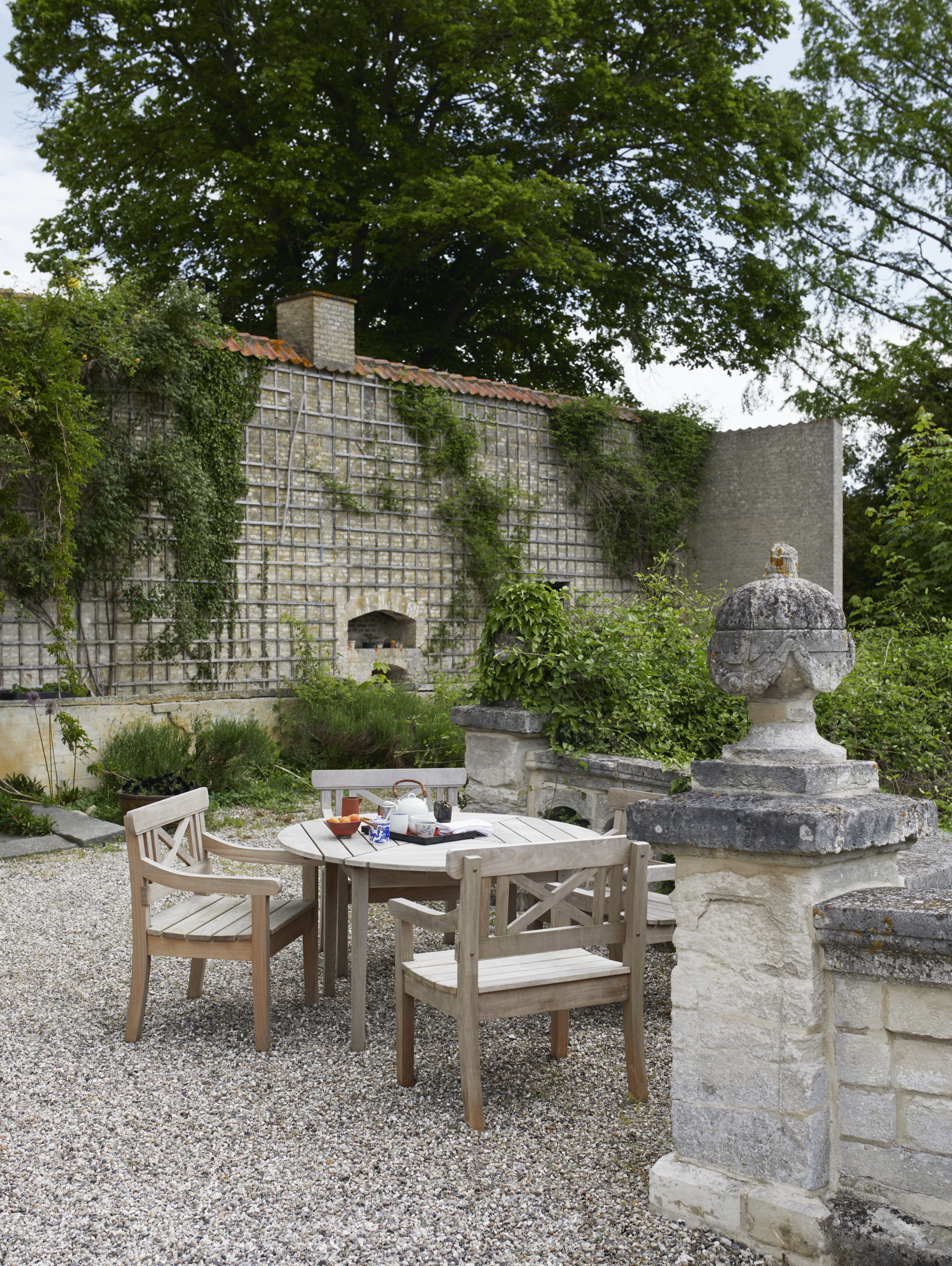 drachmann-chair-table126-01-1755989730