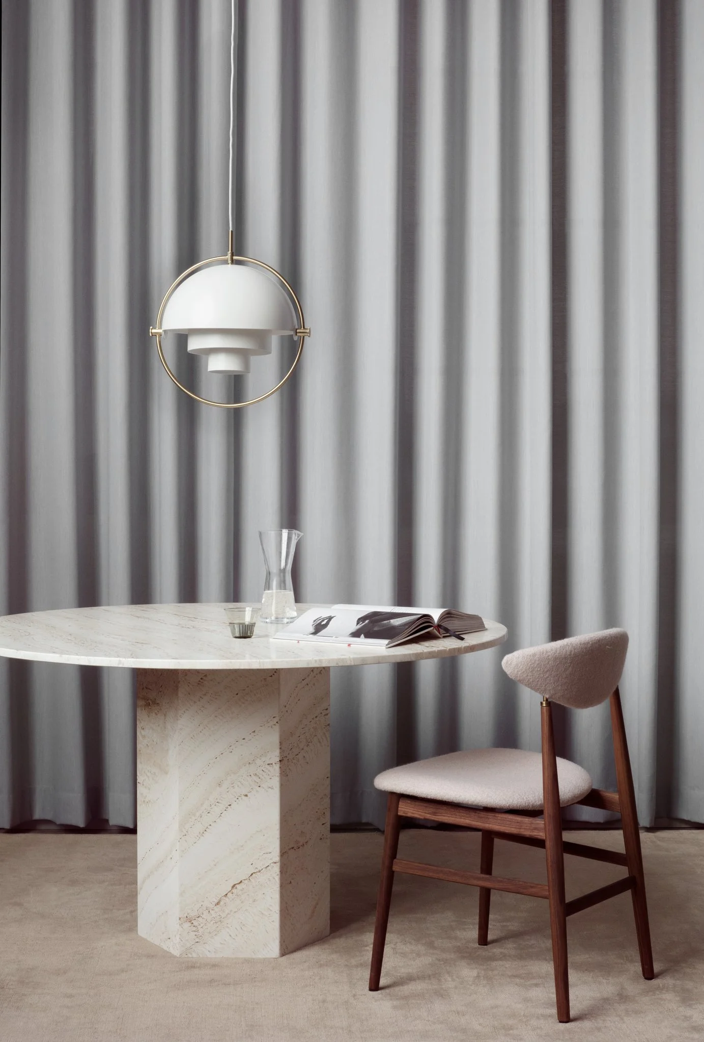 epiccoffeetable-multi-litependant-gentdiningchair