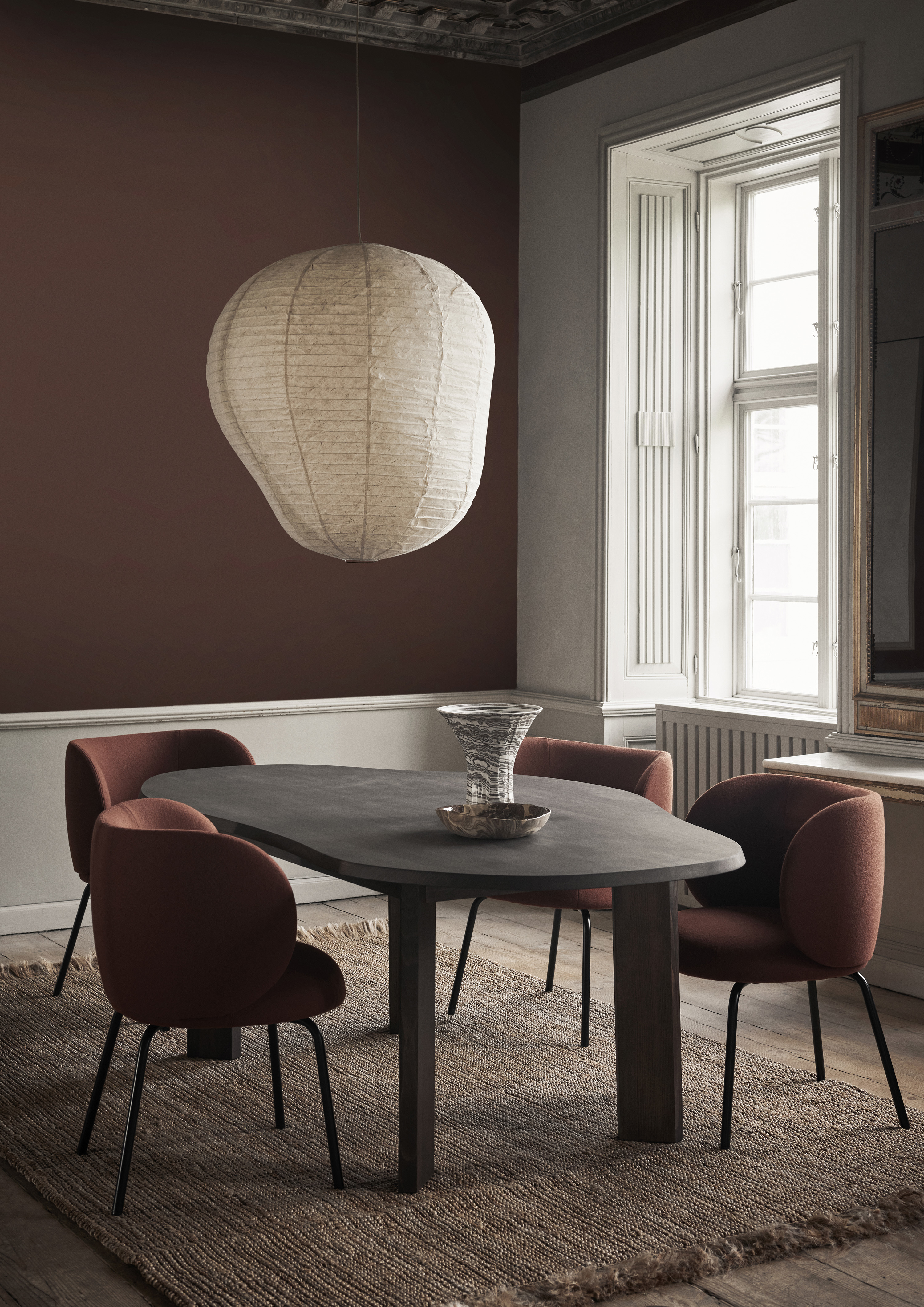 fermliving-aw23-tarndiningtable-1104268363-kurbislampshade-1104268212-ricodiningchair-1104268121-01
