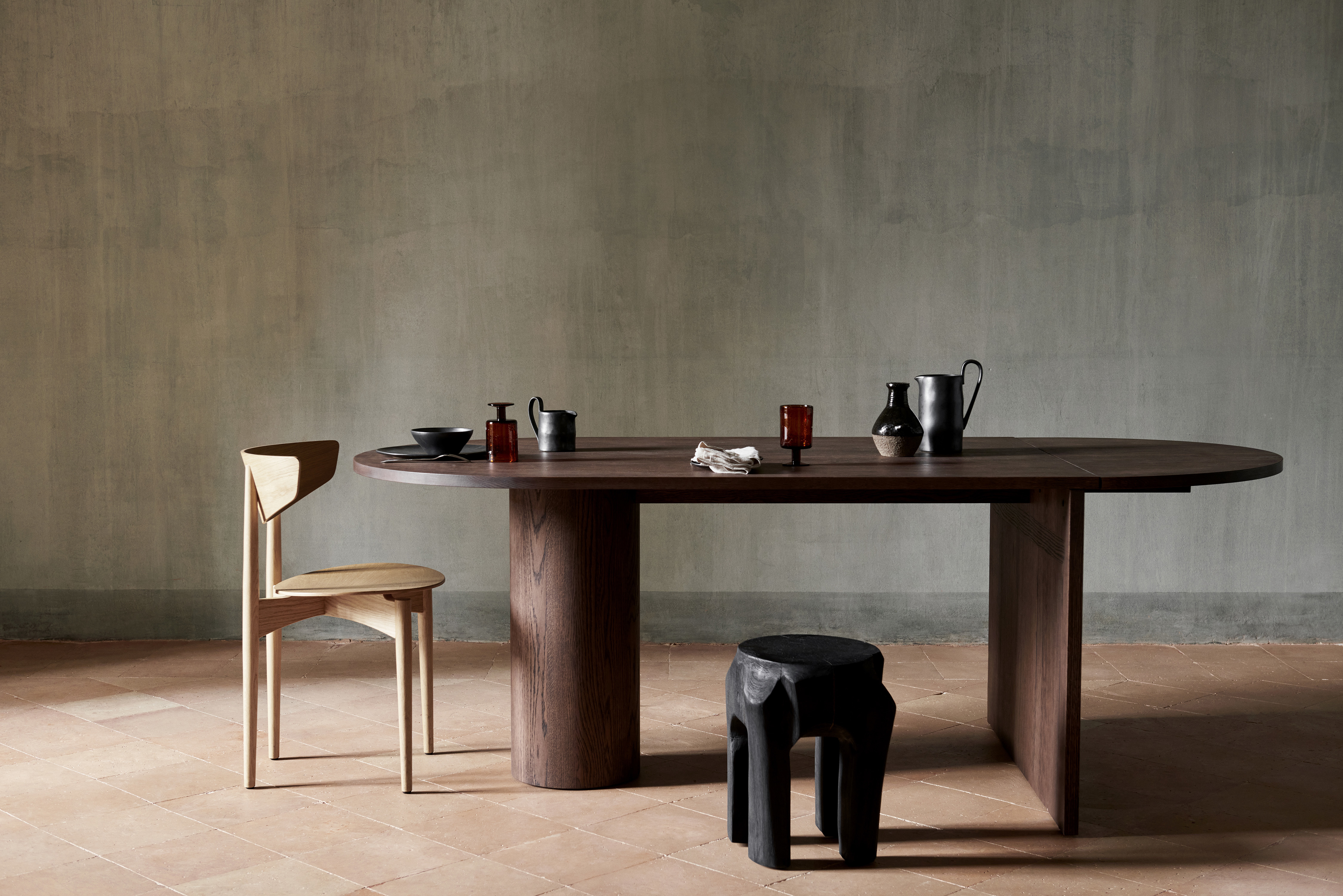 fermliving-ss23-pylodiningtable-1104267682-rootstool-1104267440-image-02