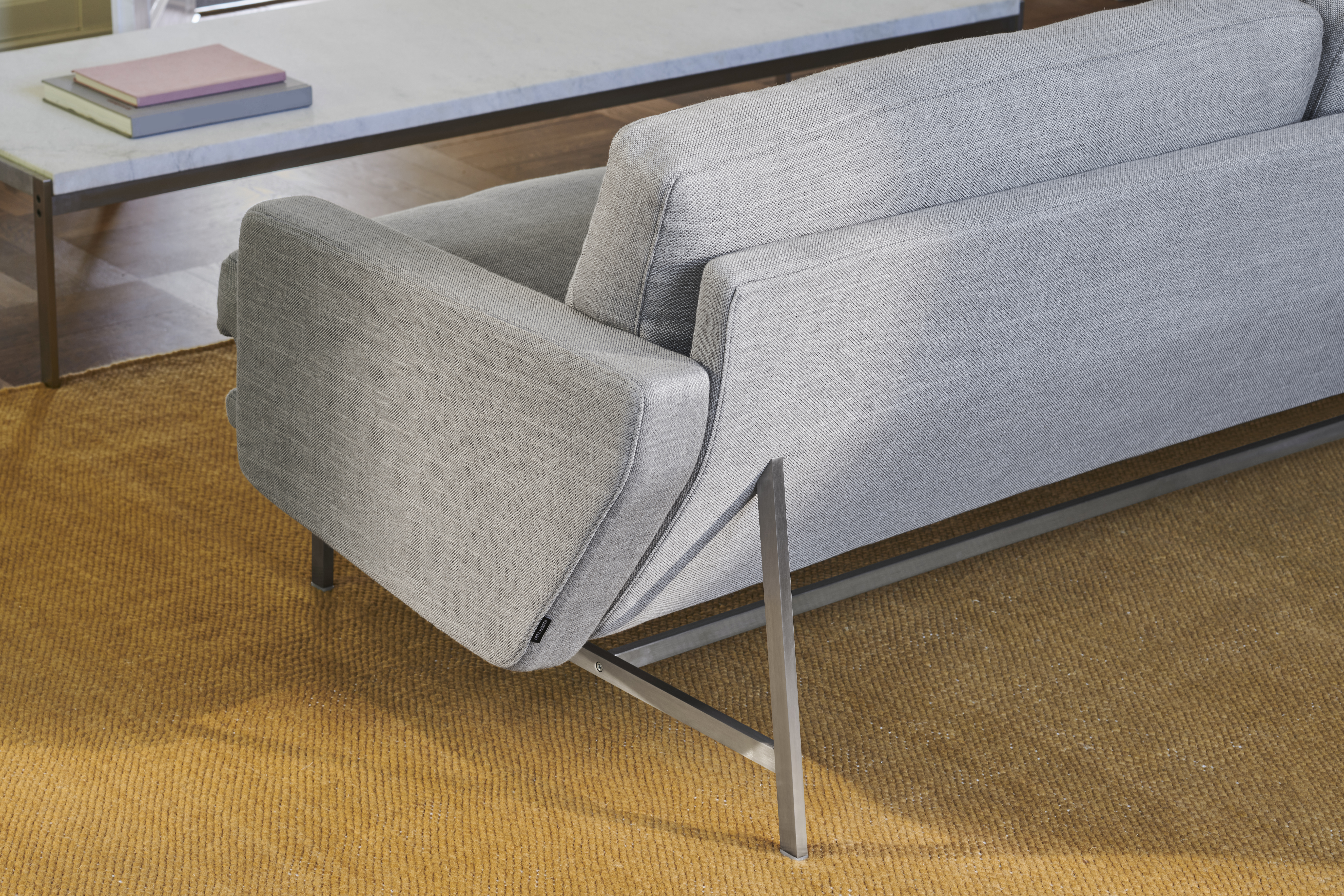 fh-lissoni-sofa-pl112s-detail-1-rgb