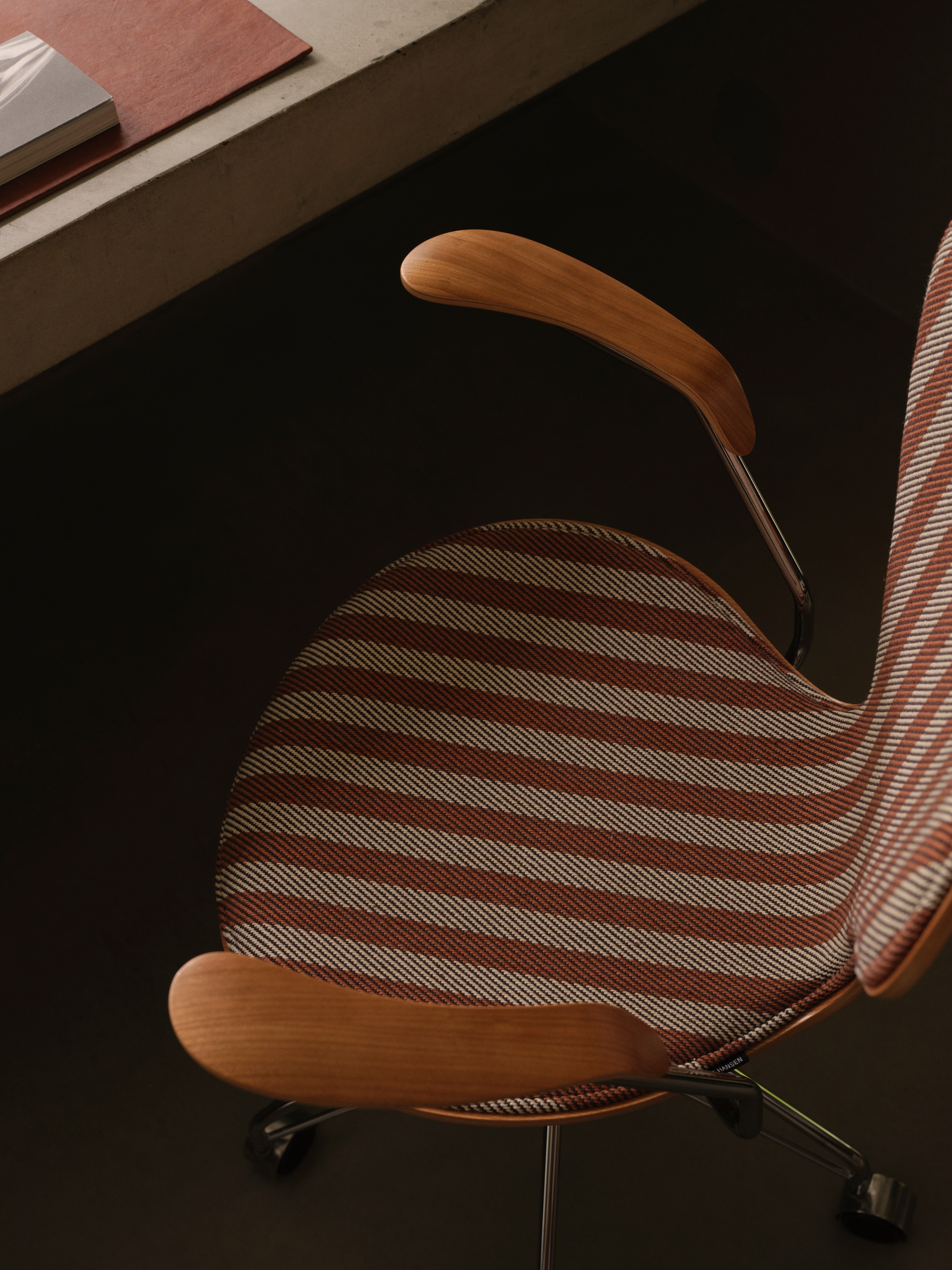 fh-series-7-3217-cherry-voulez-vous-002-close-up