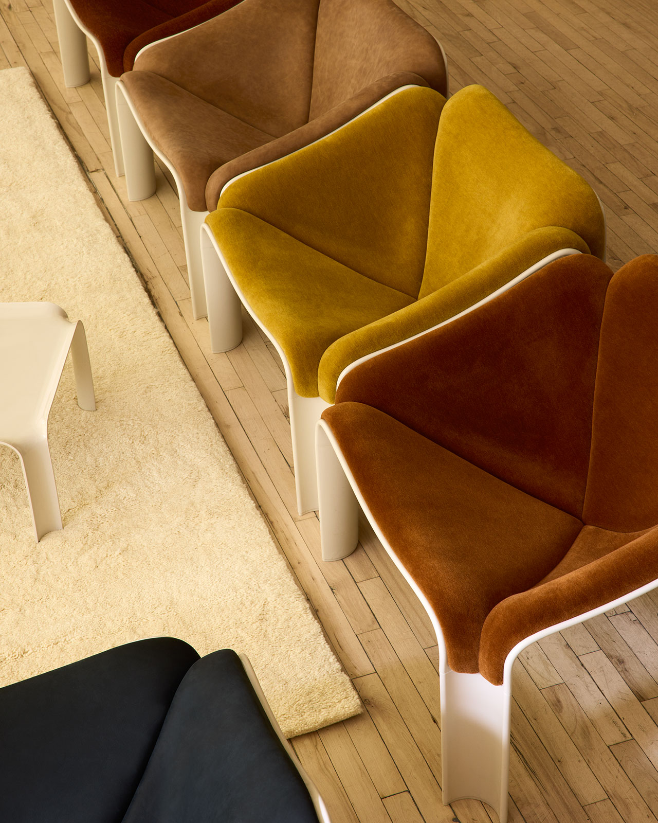 gubi-f300-lounge-chair-pierre-paulin-57