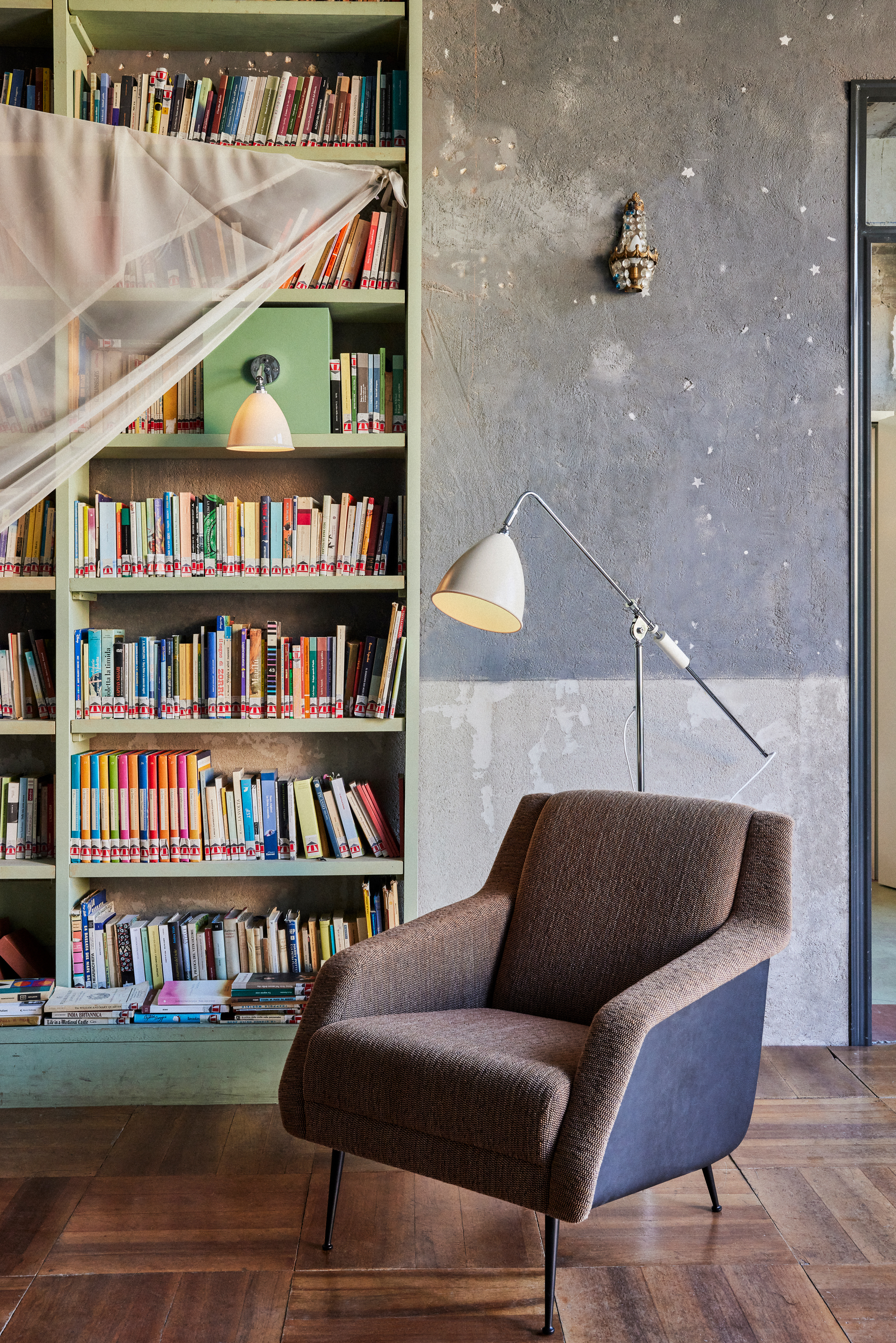 gubi-milan-23-0689-library-sala-bibiloteca