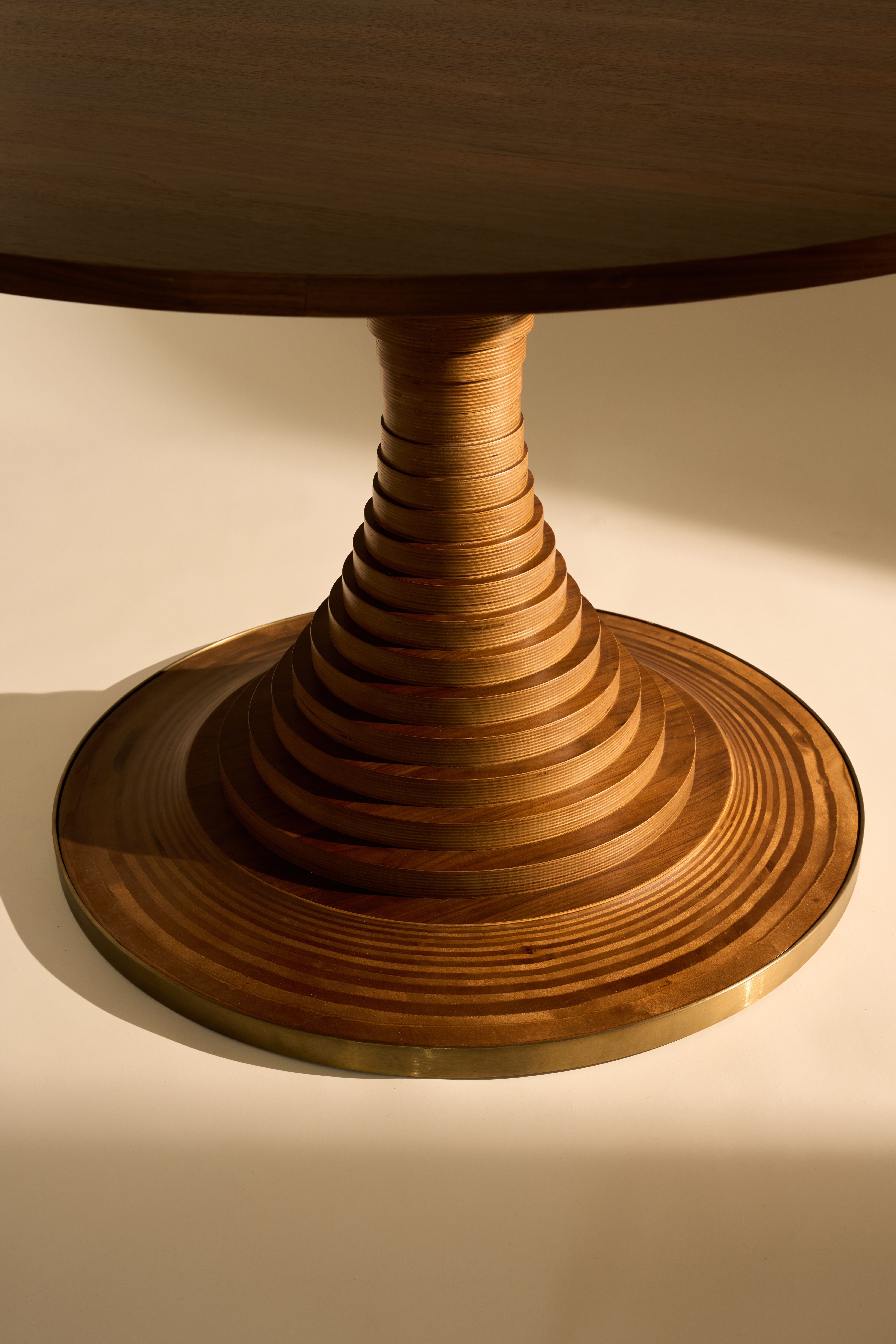 gubi-summer25-tavoloadischi-04