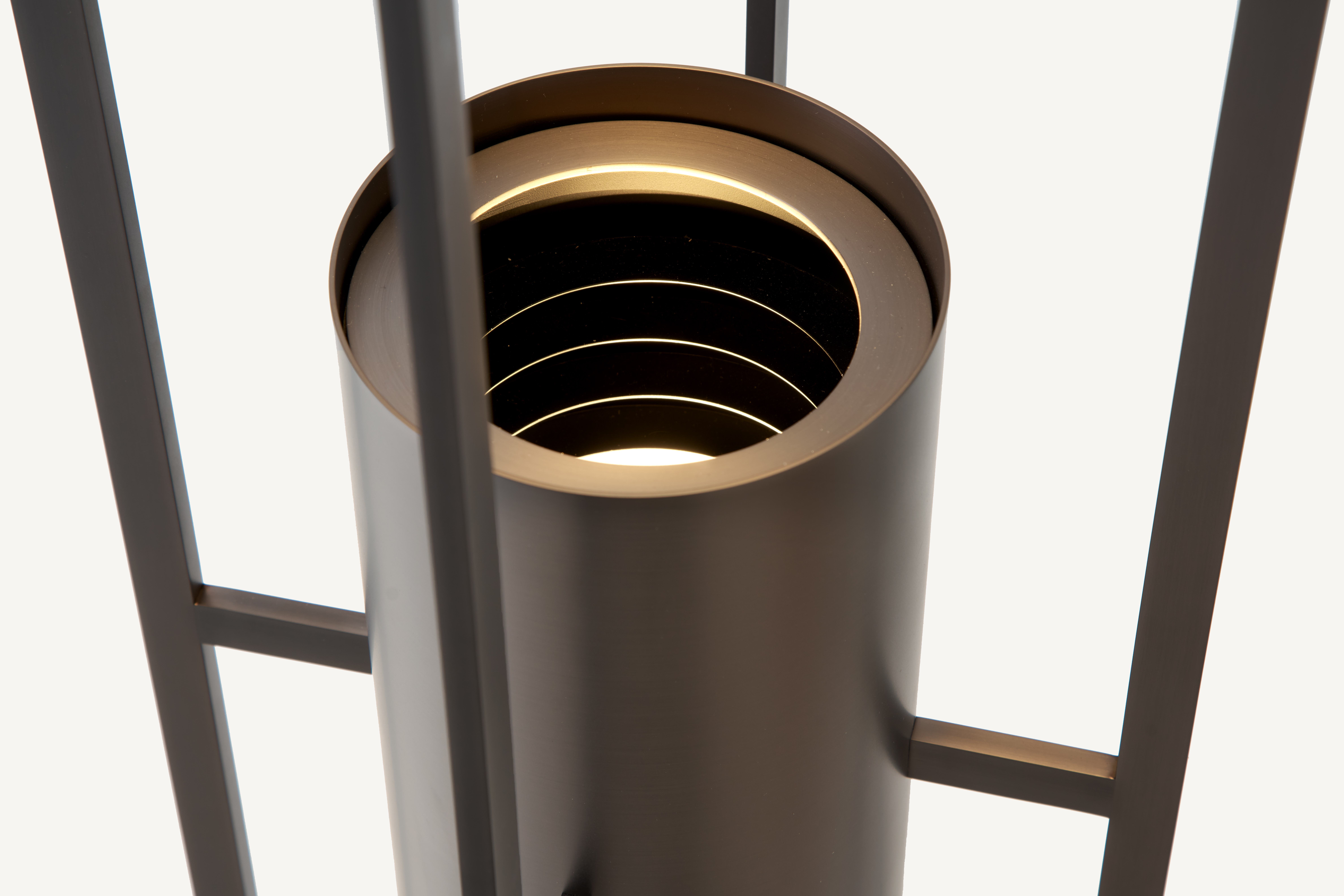 johnsonkelly-floor-lamp-bf-600-ss-bz-detail