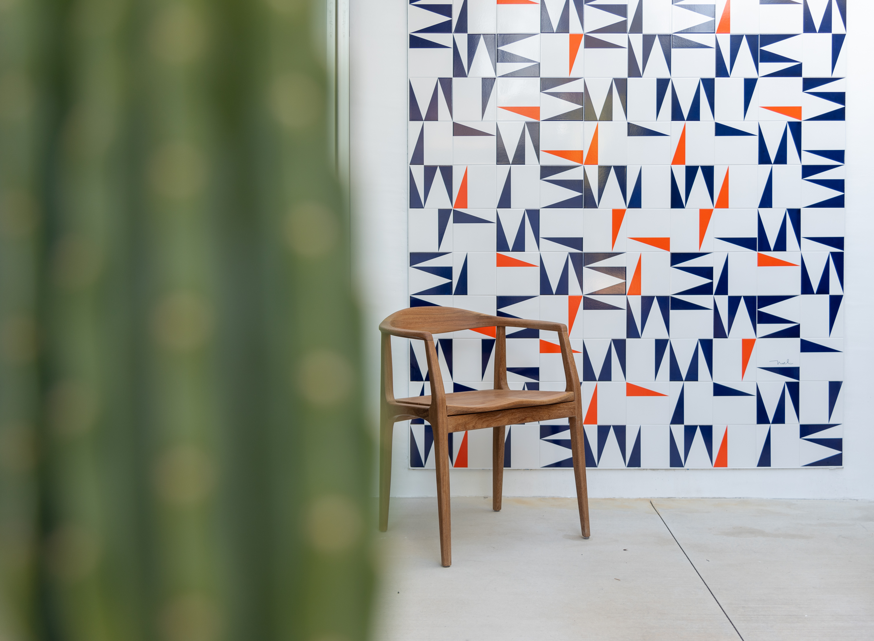 julieta-armchair-outdoor-environment-1