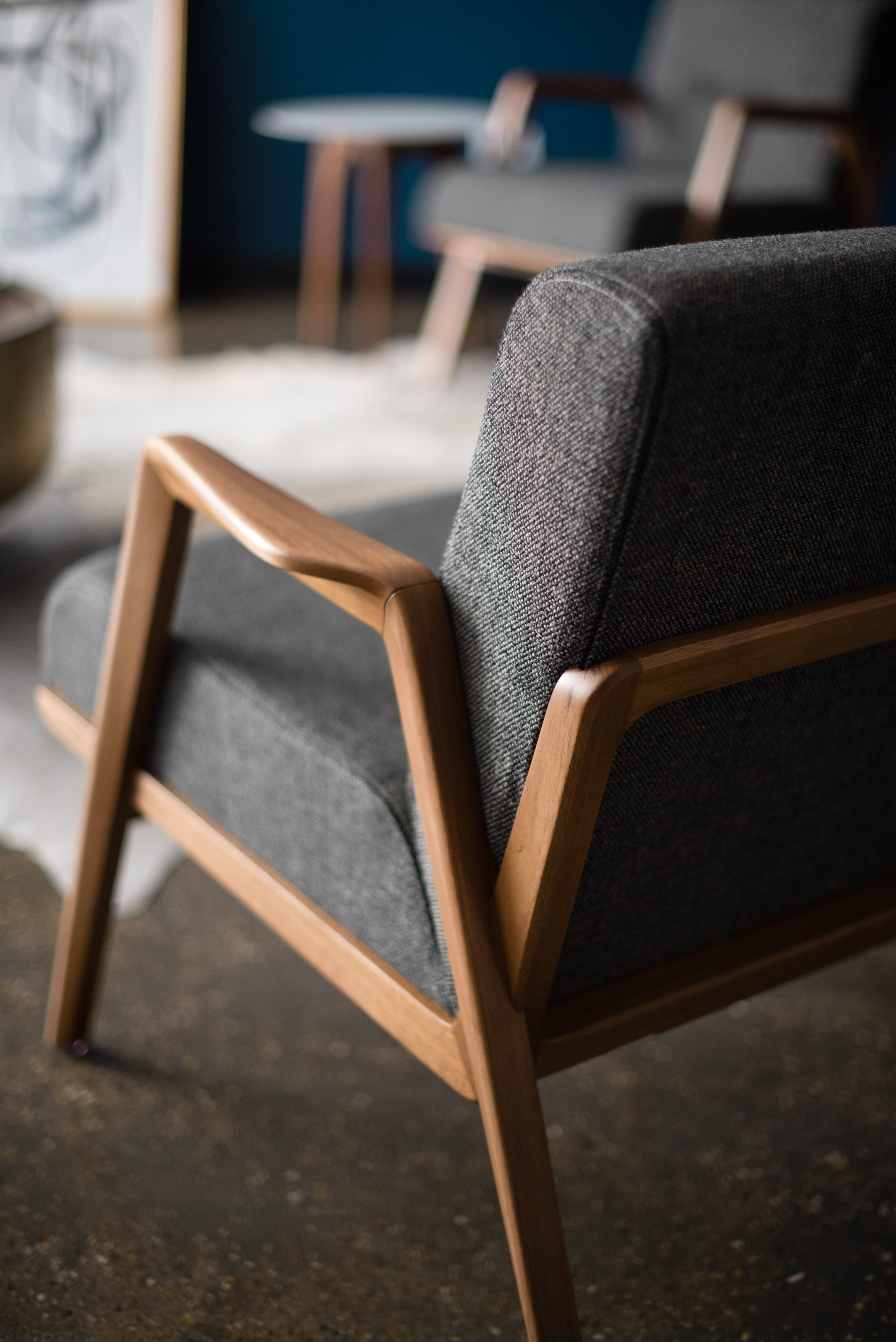 malu-lounge-chair-environment-detail-2