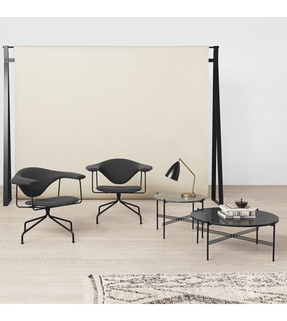 masculo-lounge-gubi-swivel-chair