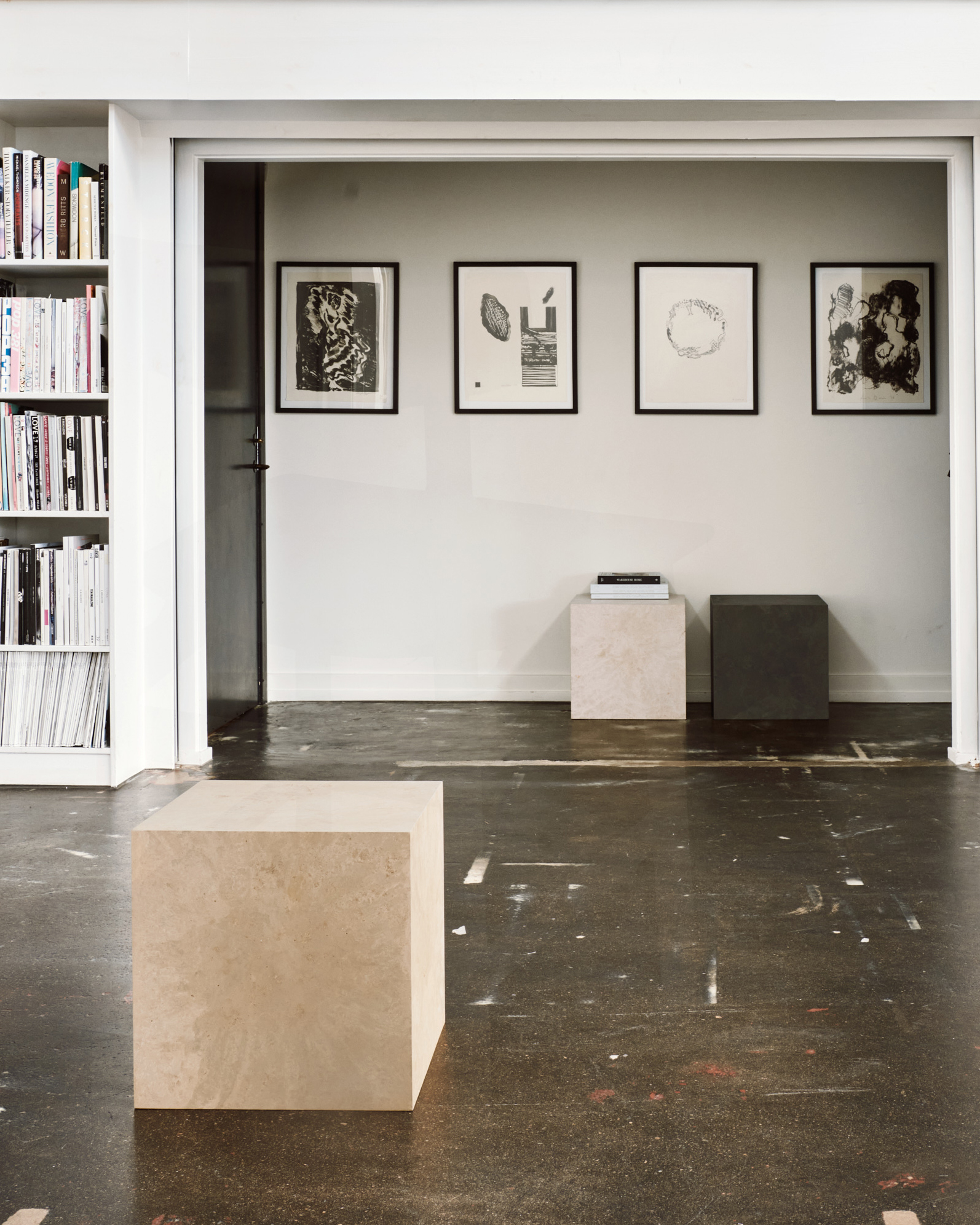 mater-22001-22003-22004-matercube-lifestyle1-some-portrait