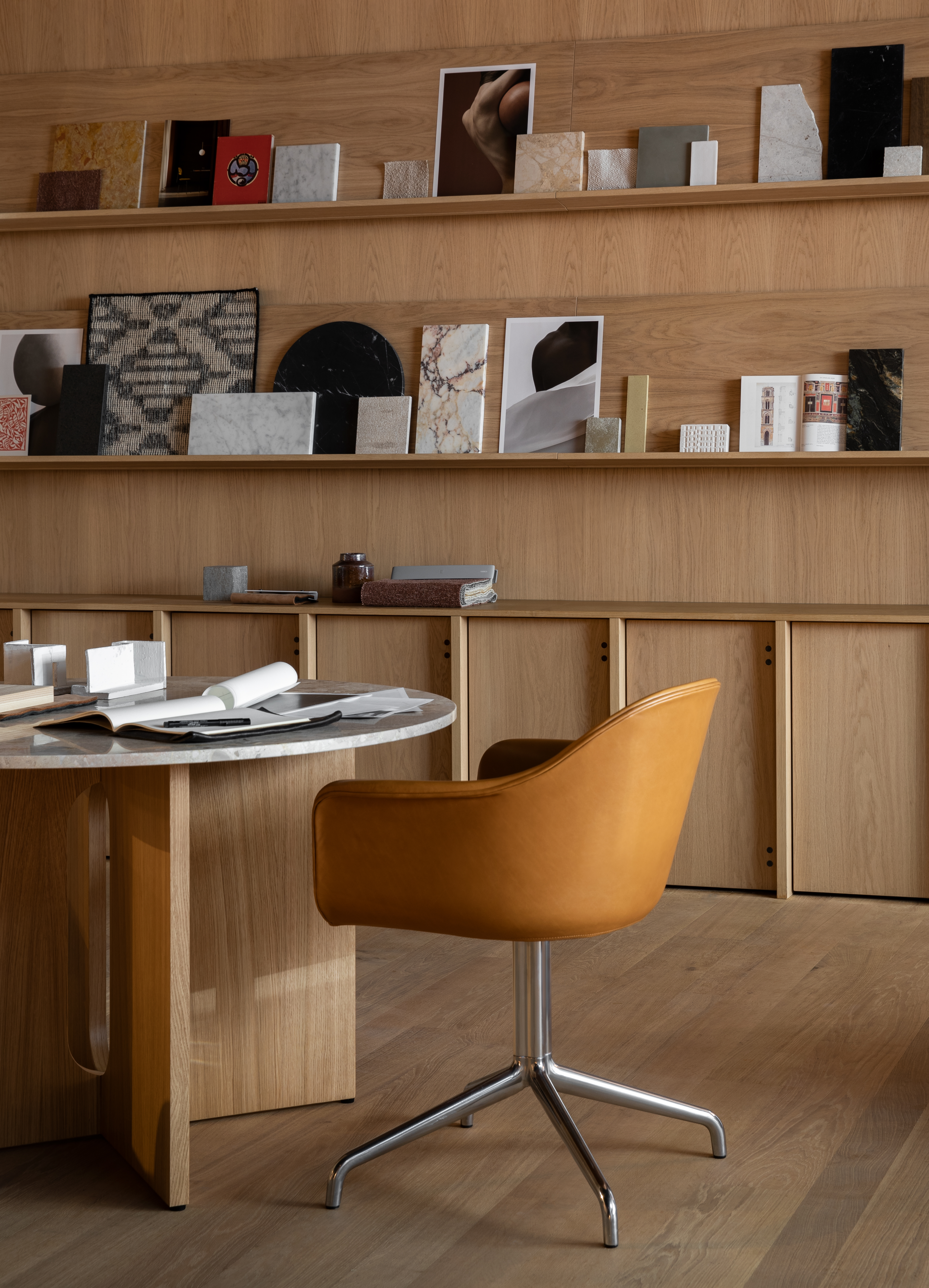 menu-androgyne-dining-table-harbour-dining-table