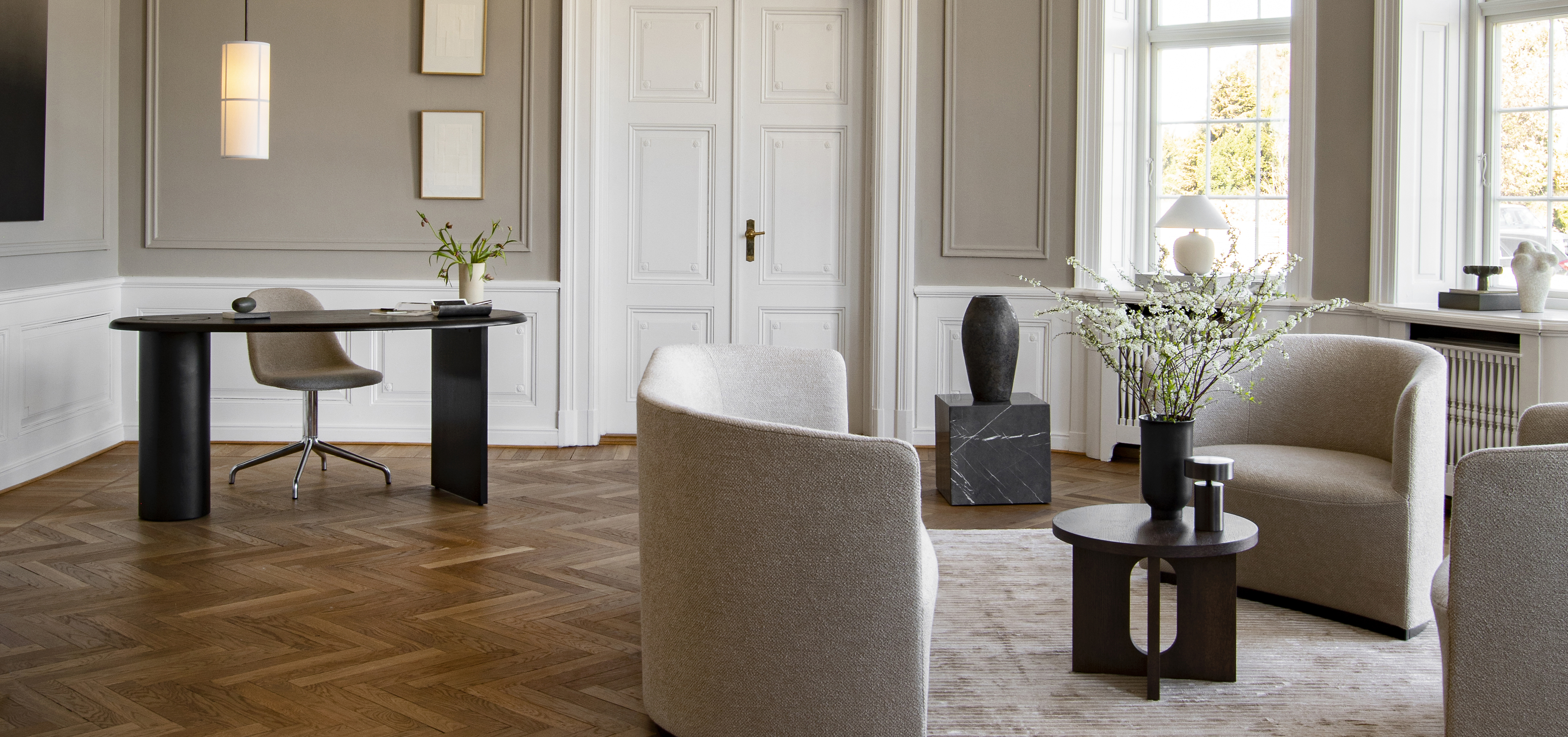 menu-androgyne-side-table-tearoom-lounge-cyclade-column-lamp-torso-plinth-eclipse-design-harbour-hashira-houkimi-2