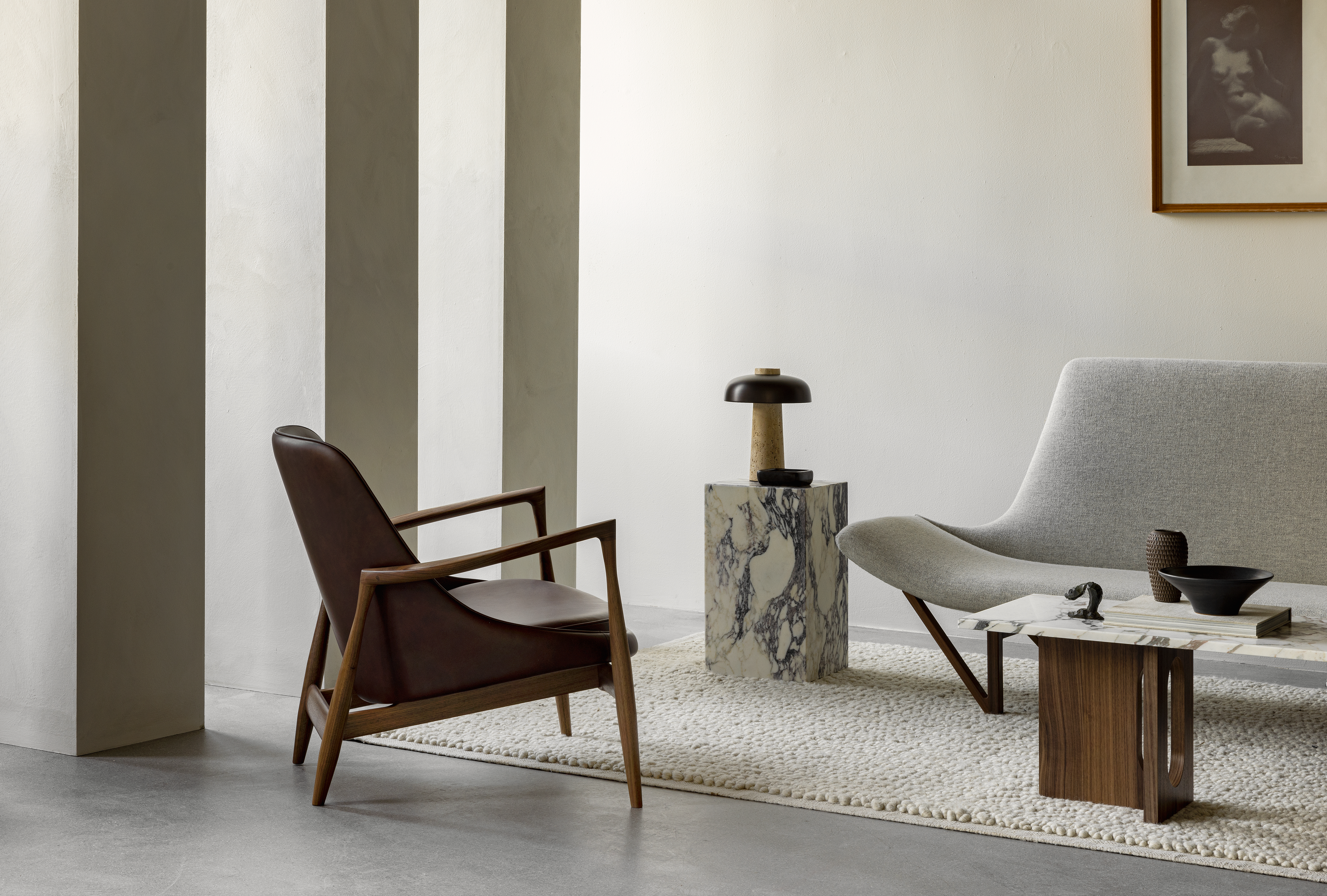 menu-elizabeth-lounge-chair-leather-androgyne-lounge-table-pagode-sofa-plinth-tall-reverse-table-lamp-3