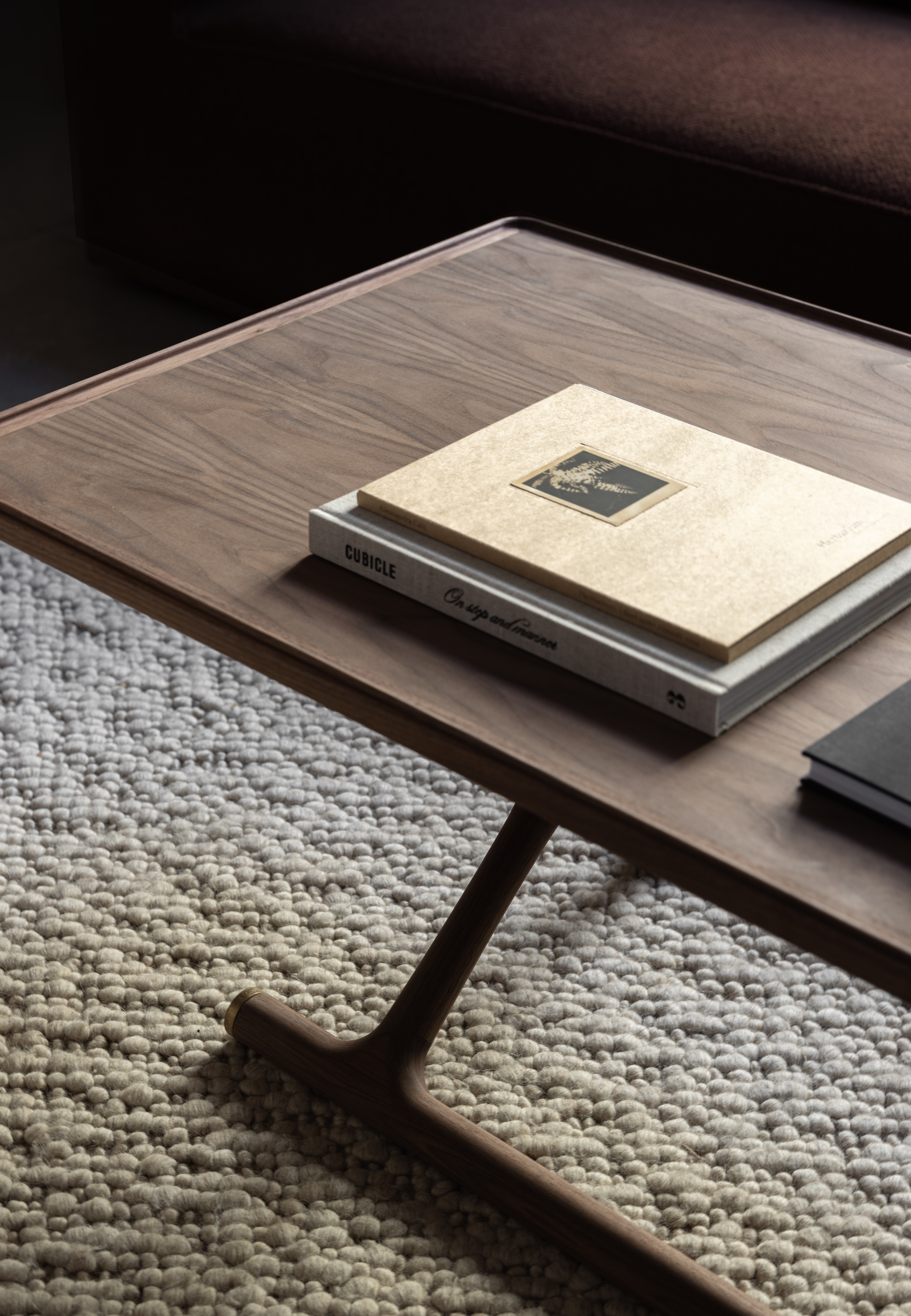 menu-jager-lounge-table-gravel-rug