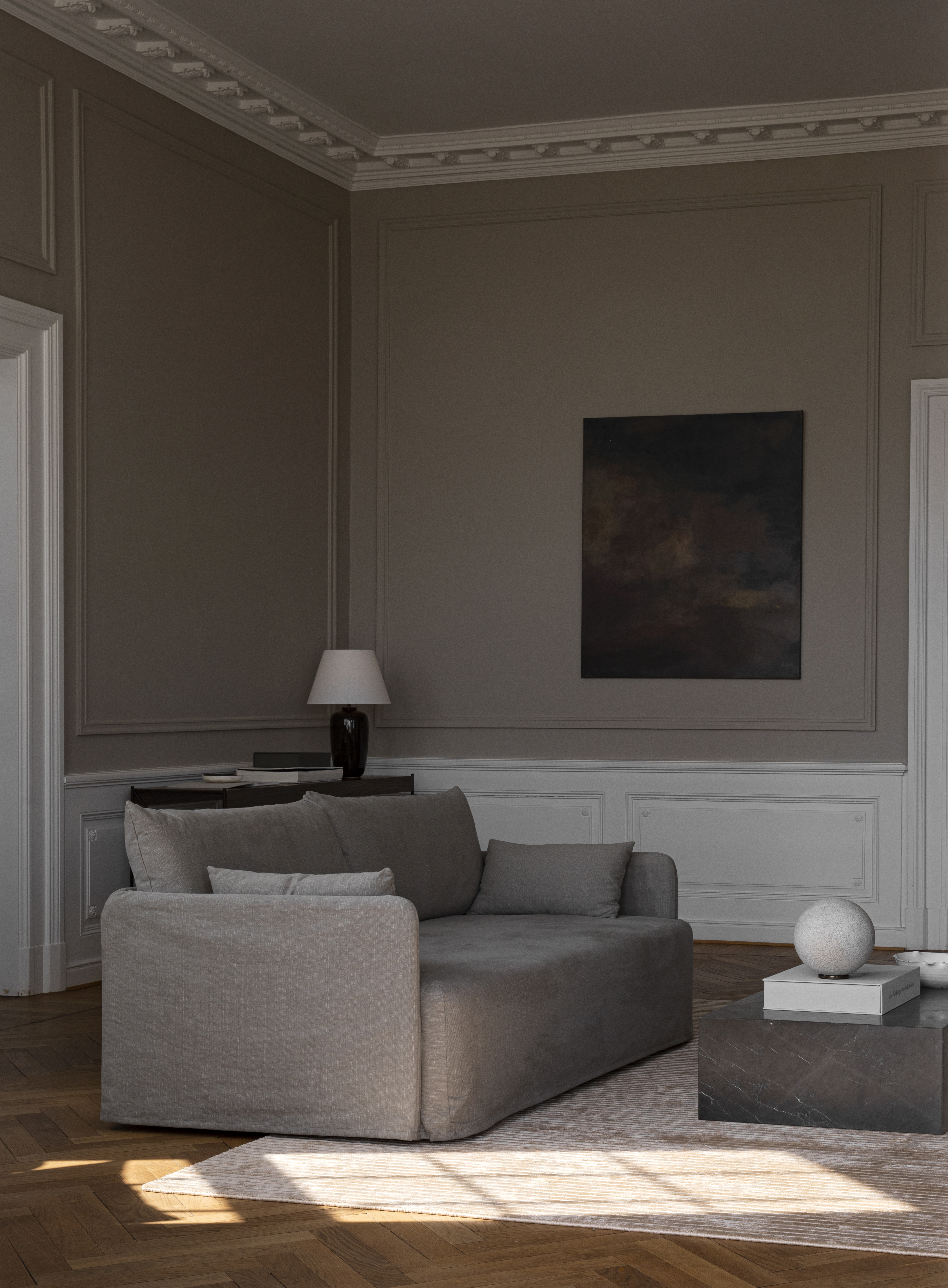 menu-offset-loose-cover-plinth-torso-houkimi-rug-2