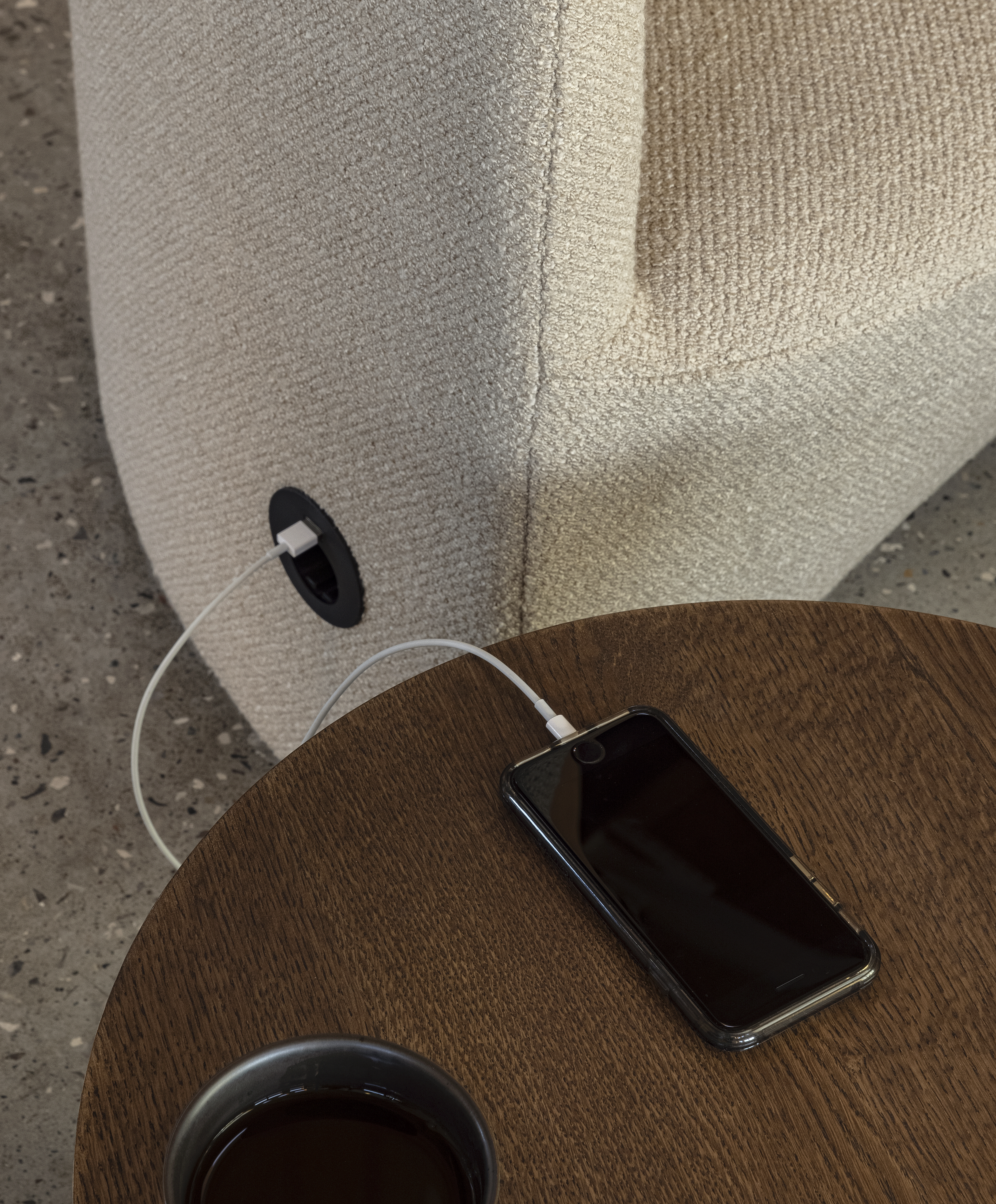 menu-tearoom-lounge-chair-w-plug-androgyne-side-table