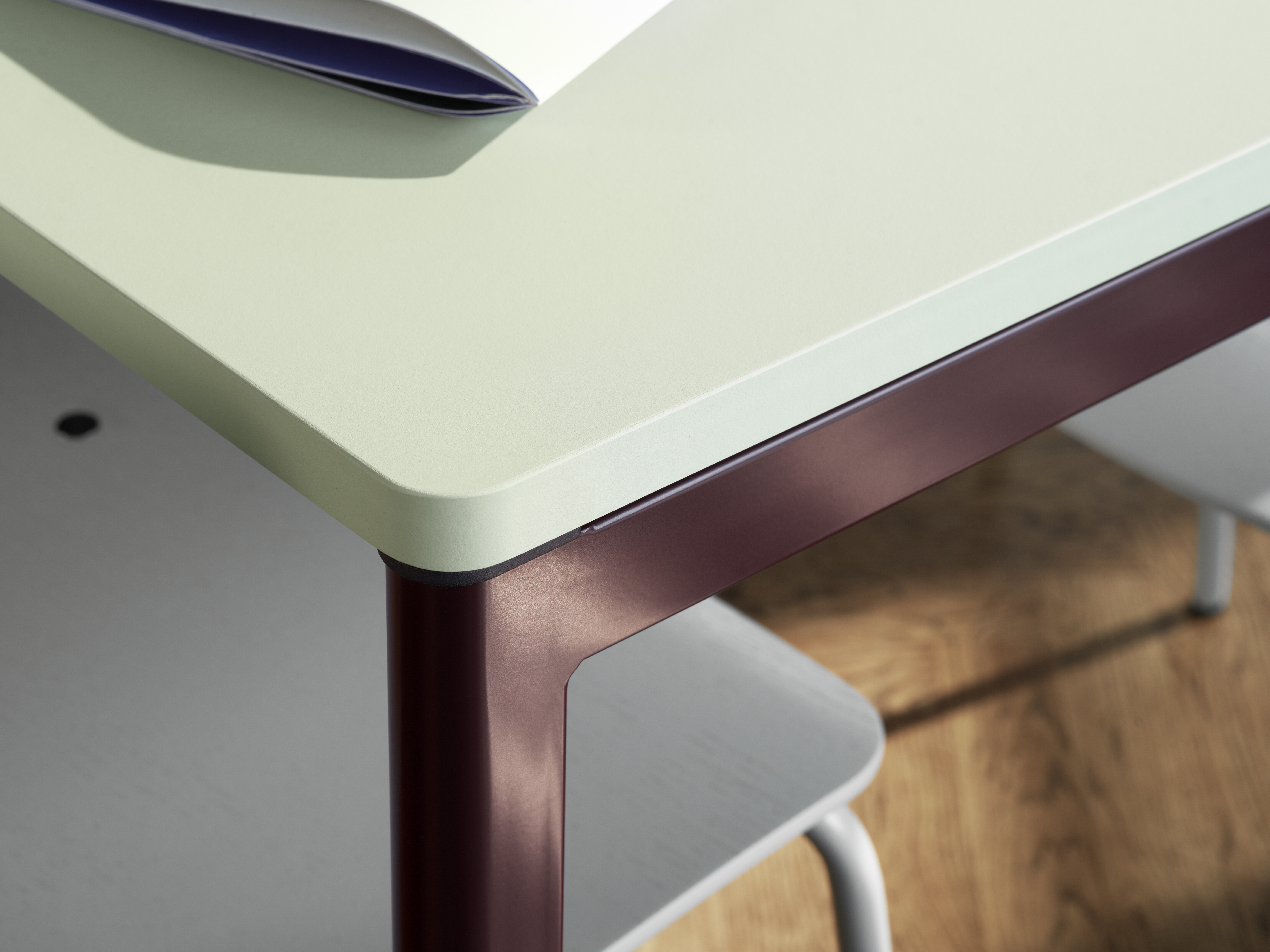 montana-office-canteen-mosertable-kevi-detail-03-w