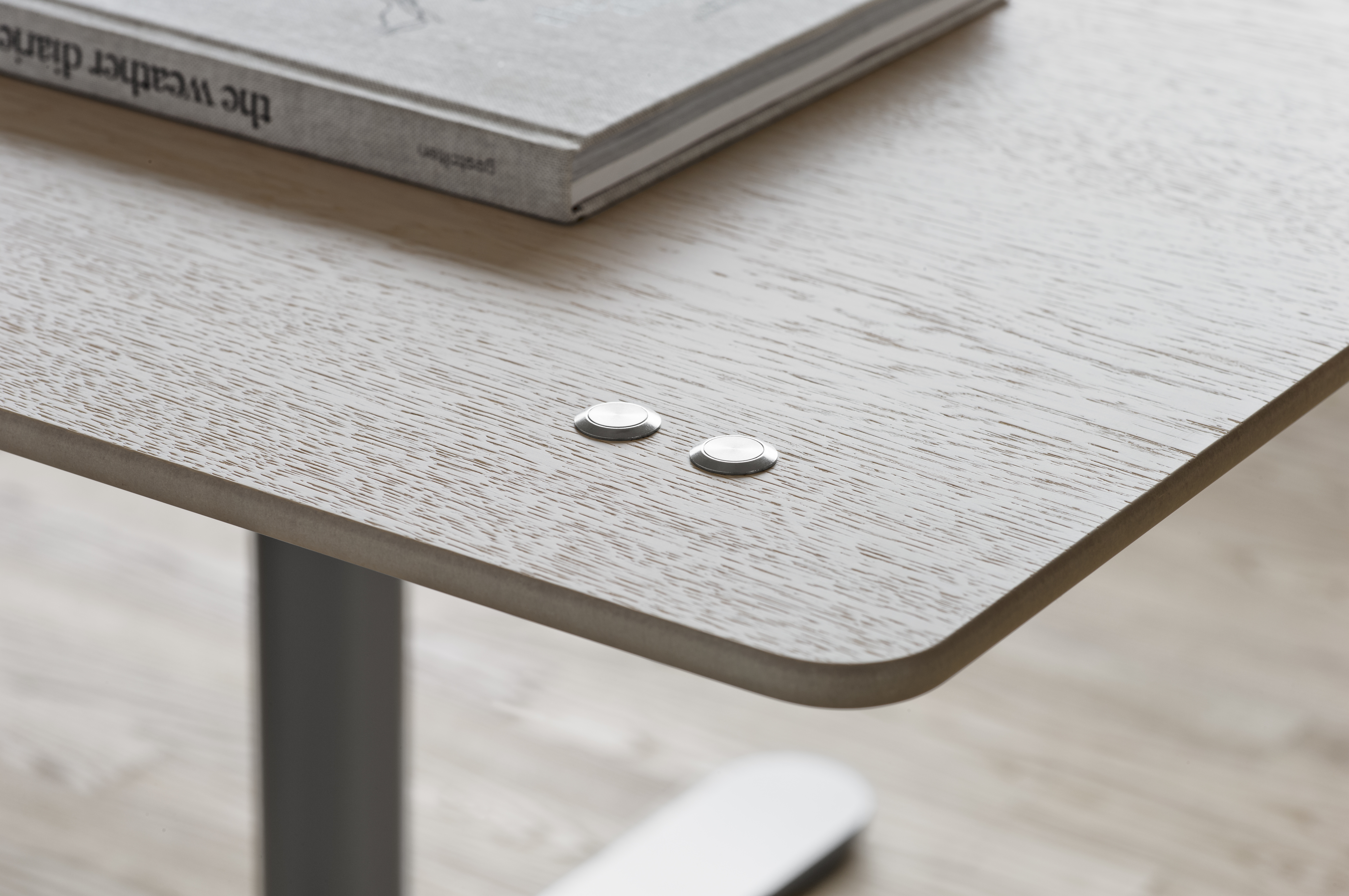 montana-office-hilowconference-whiteoak-controlbutton-detail-2016-w