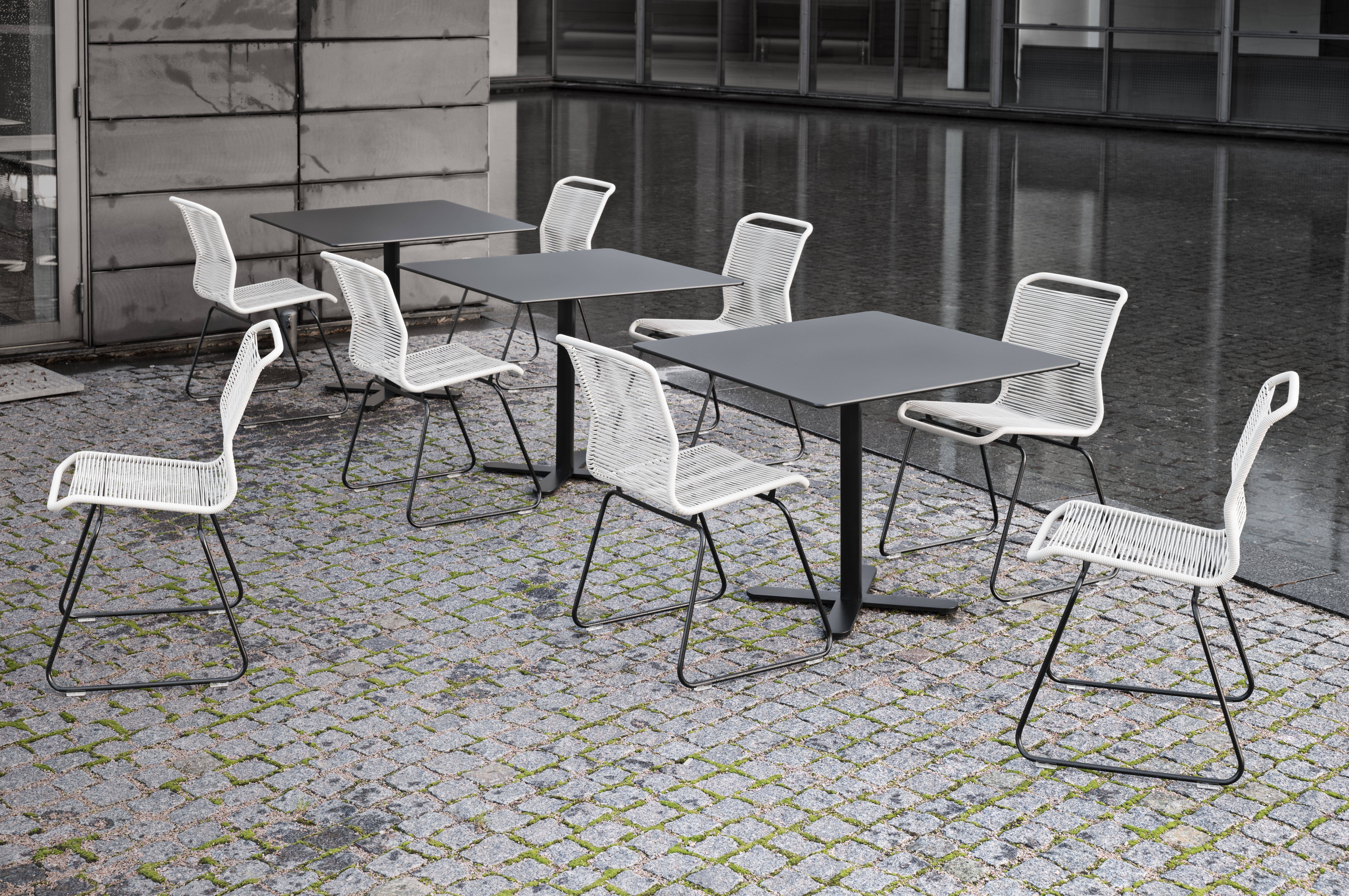 montana-office-pantonone-multicafe-black-white-outdoors-2016-w-1769052566