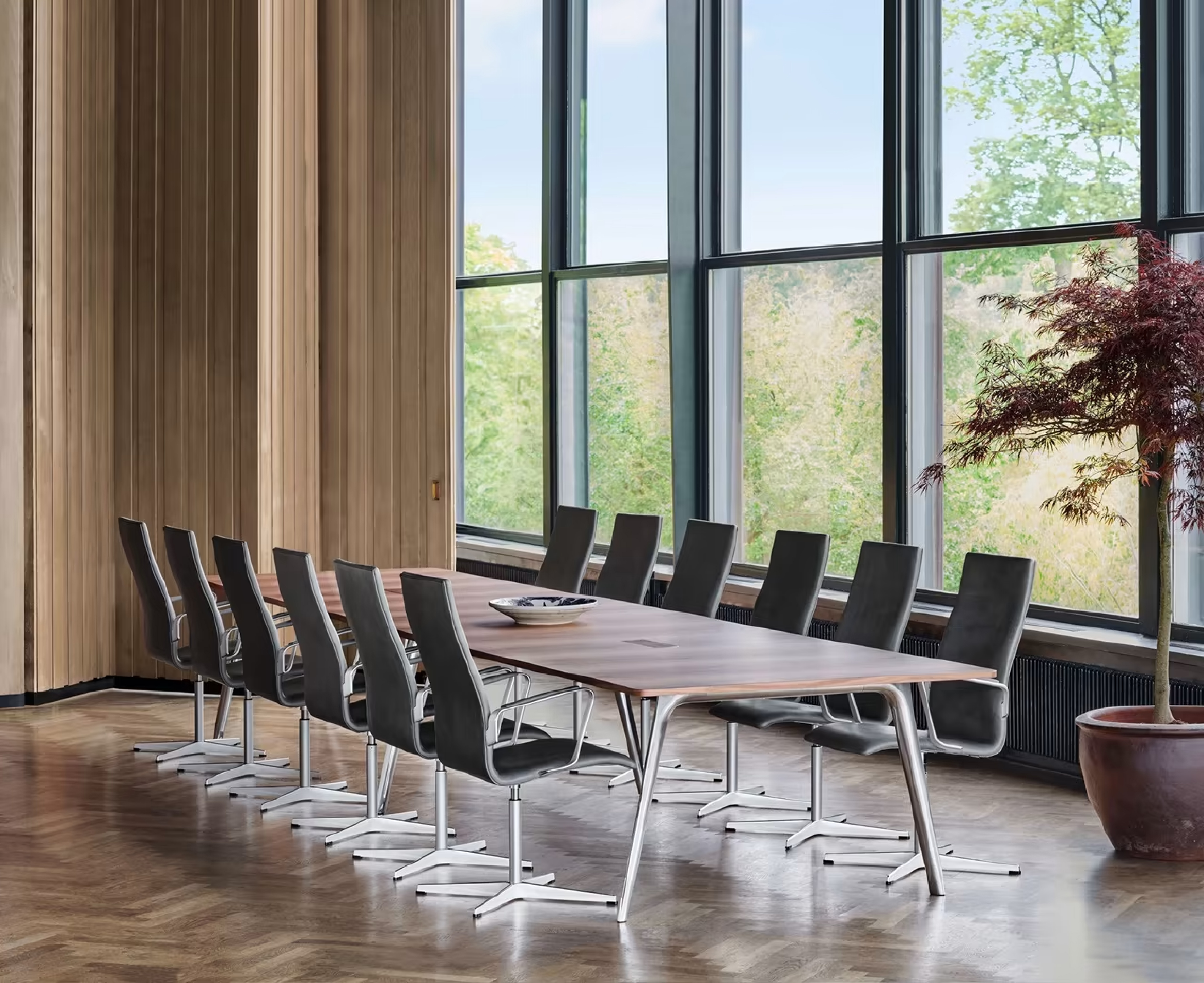 new19866-pluralis-table-and-oxford-chair-styled-image