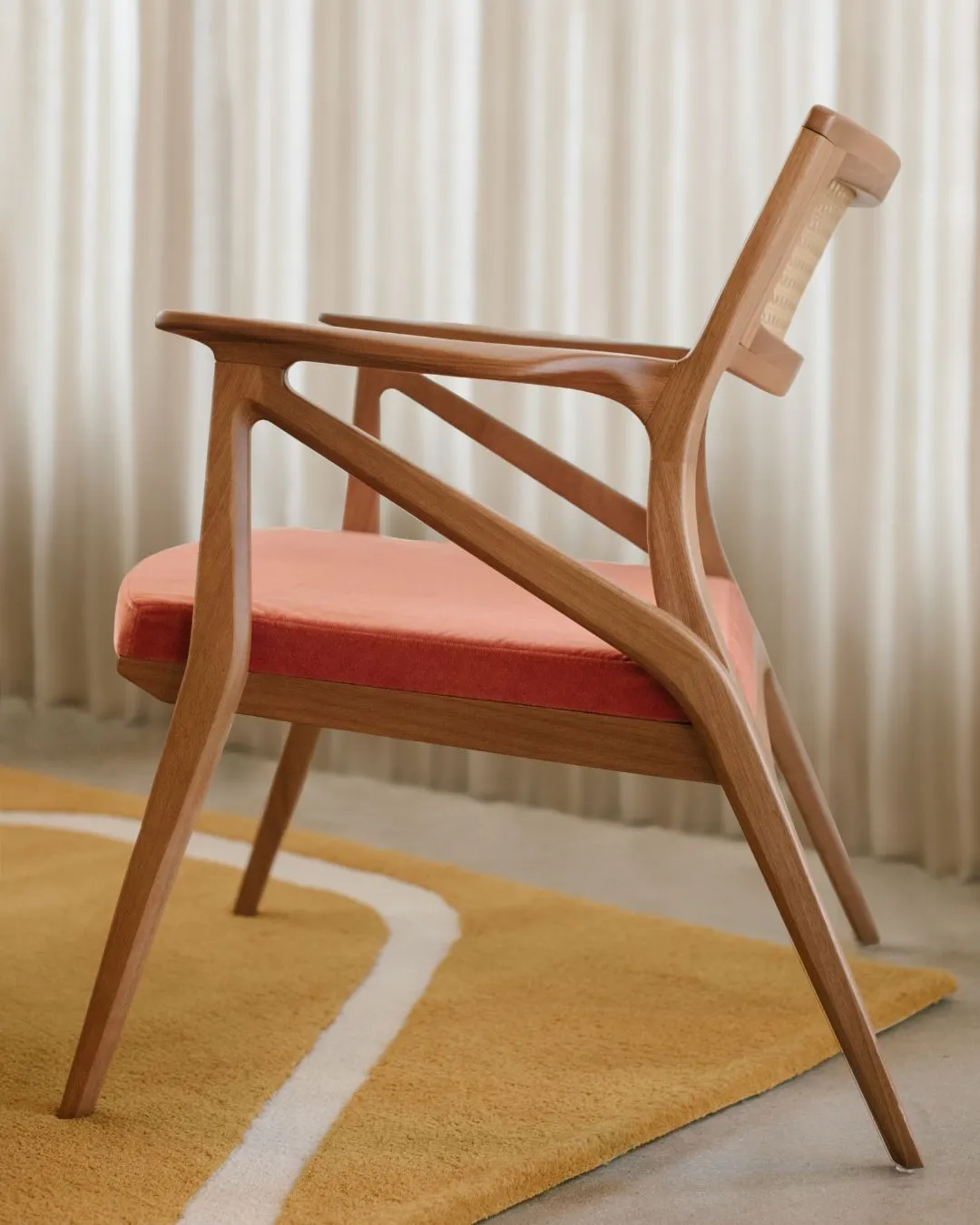 sossego-aurora-lounge-cane-side