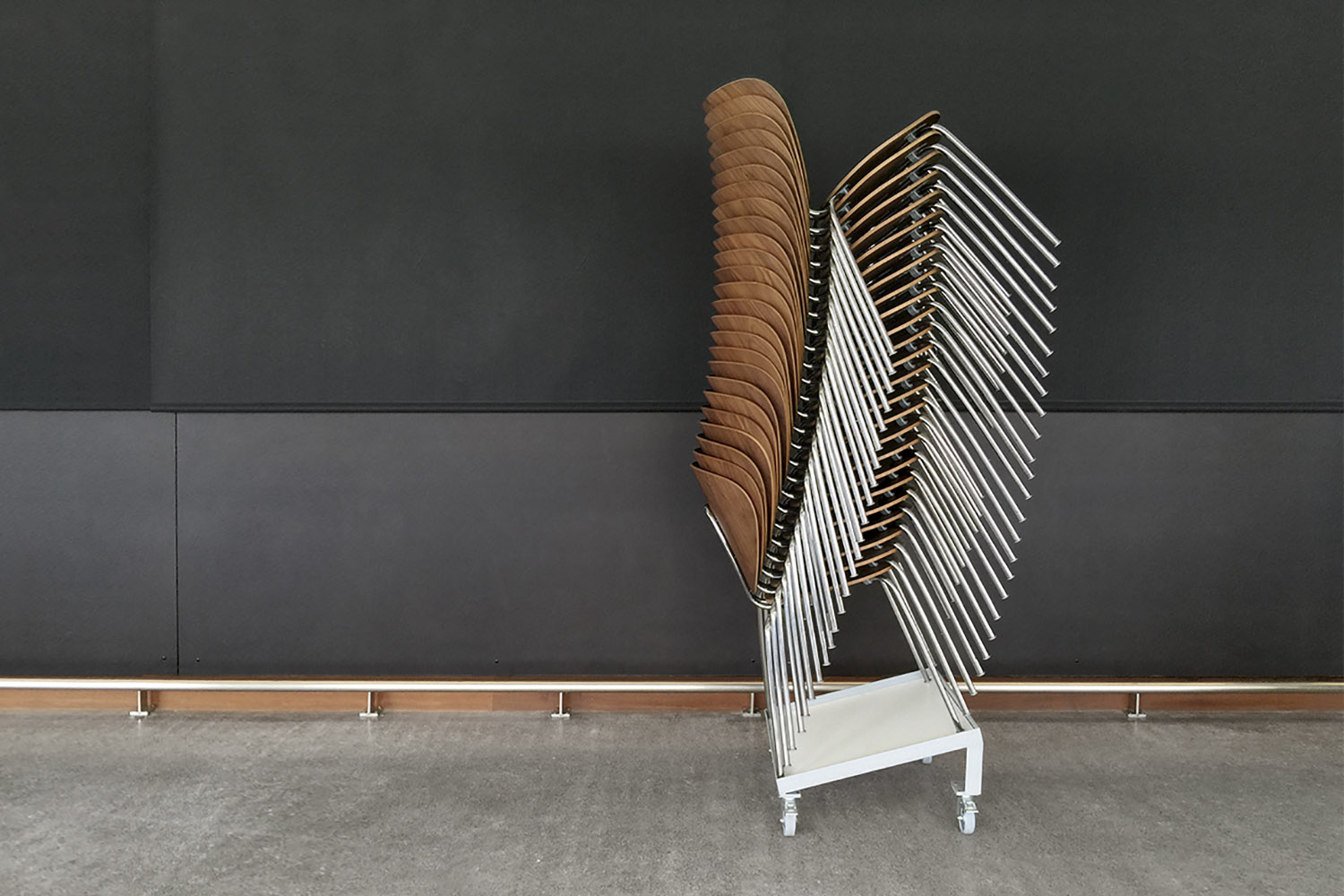 stua-globus-stacked-1500