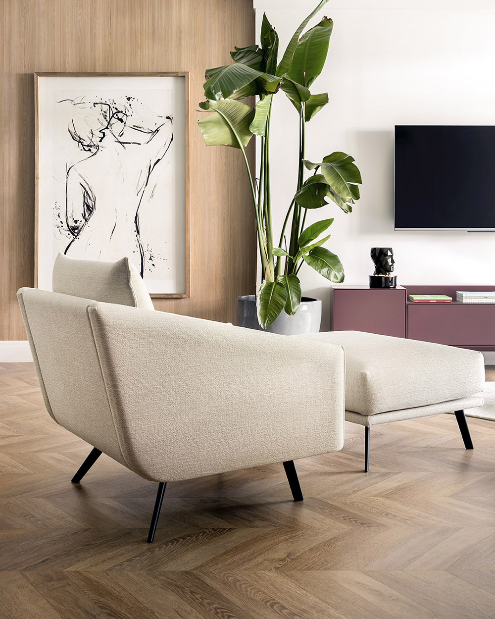 stua-segade-costura-armchair-with-ottoman-1000