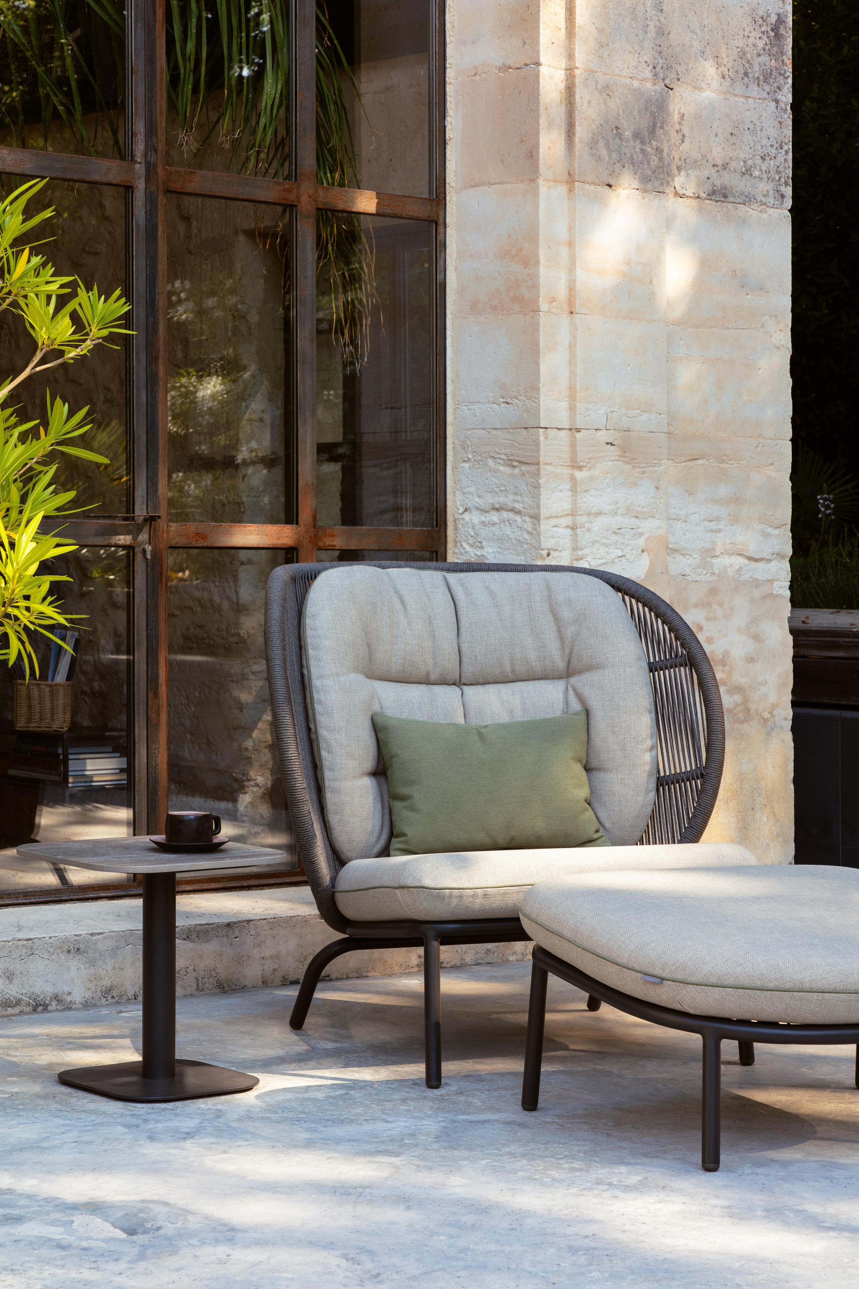 vincentsheppard-kodococoonkodofootrestkodosidetable-cushmatchagreen-elenaalmond-xl-hr