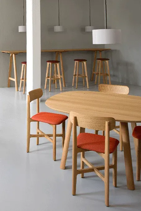 zeitraummoebel-tisch-raildine-massivholz-02-455x680