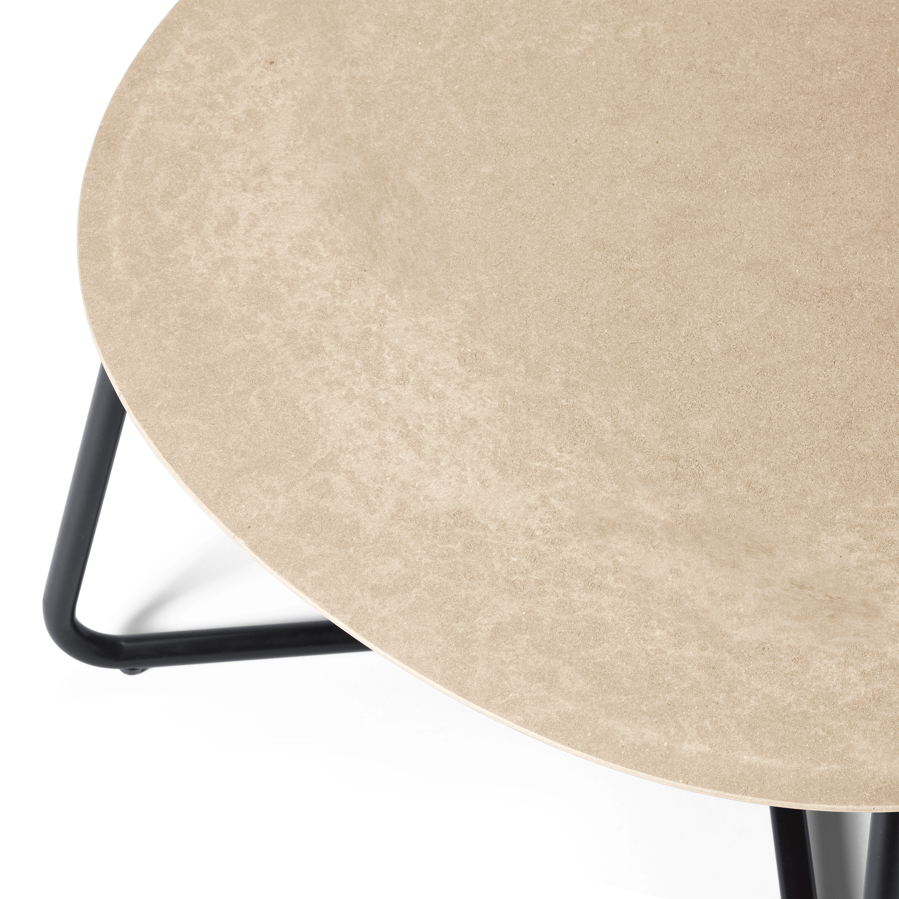 mater-23012-lilyloungetable-coffeewastelight-detail